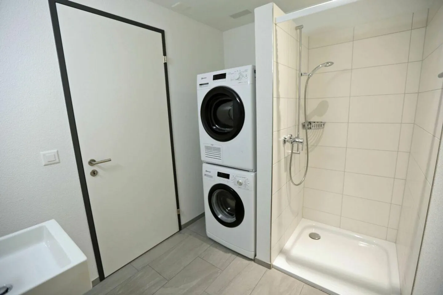 Spacious 4.5 room apartment in a family-friendly neighborhood! - Photo 5 of 9