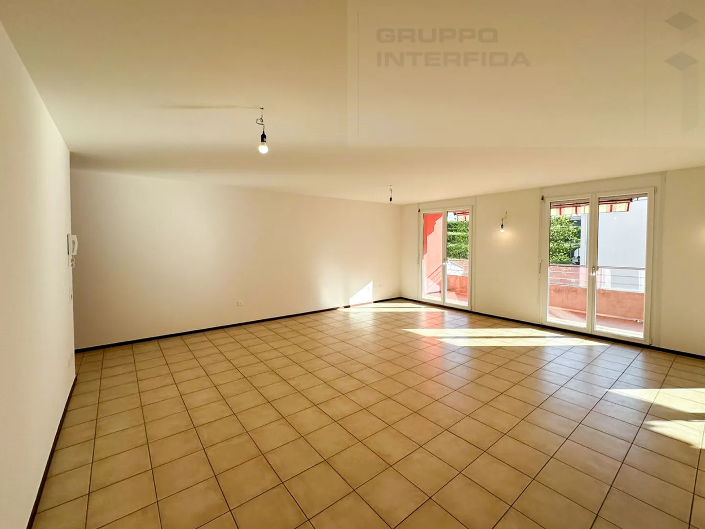 Grande Appartamento con Balcone - Foto 2 di 12