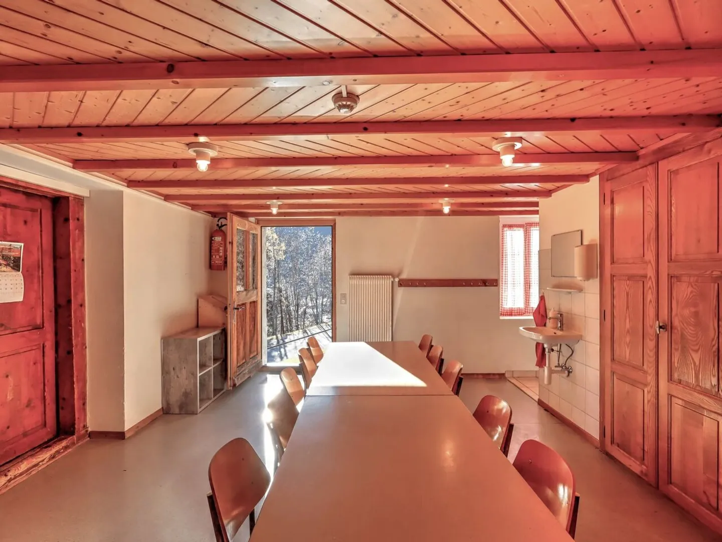 Holiday Chalet for Groups - High Yield - Photo 2 of 7