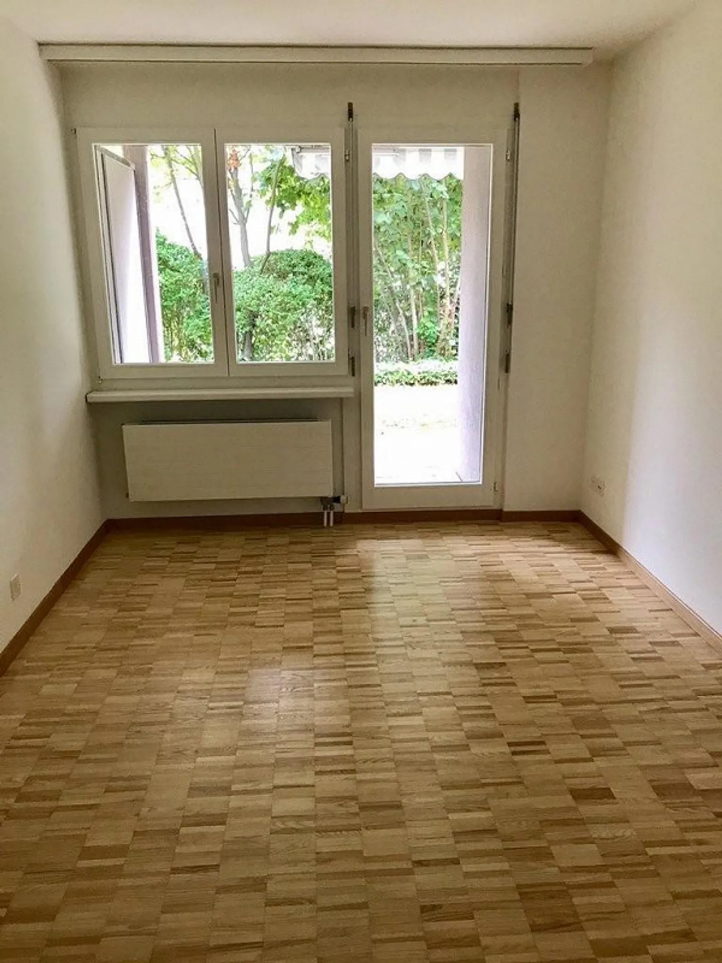 Appartement en duplex de 2,5 pièces dans un endroit calme à Dübendorf - Photo 2 sur 6