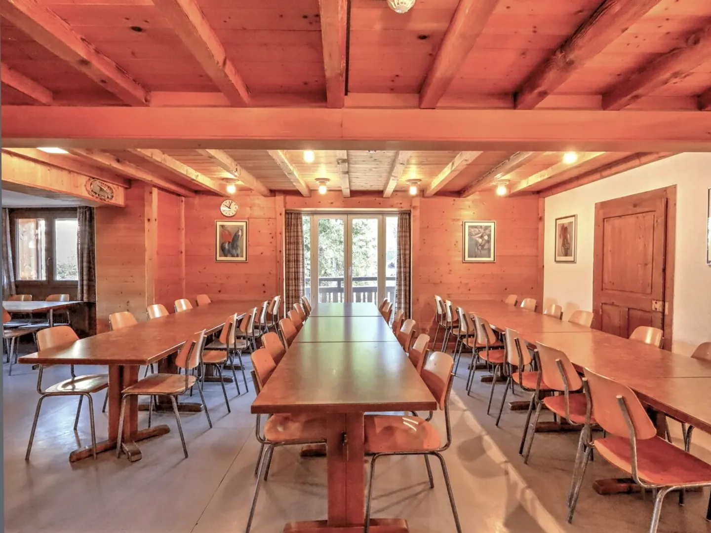 Holiday Chalet for Groups - High Yield - Photo 3 of 7