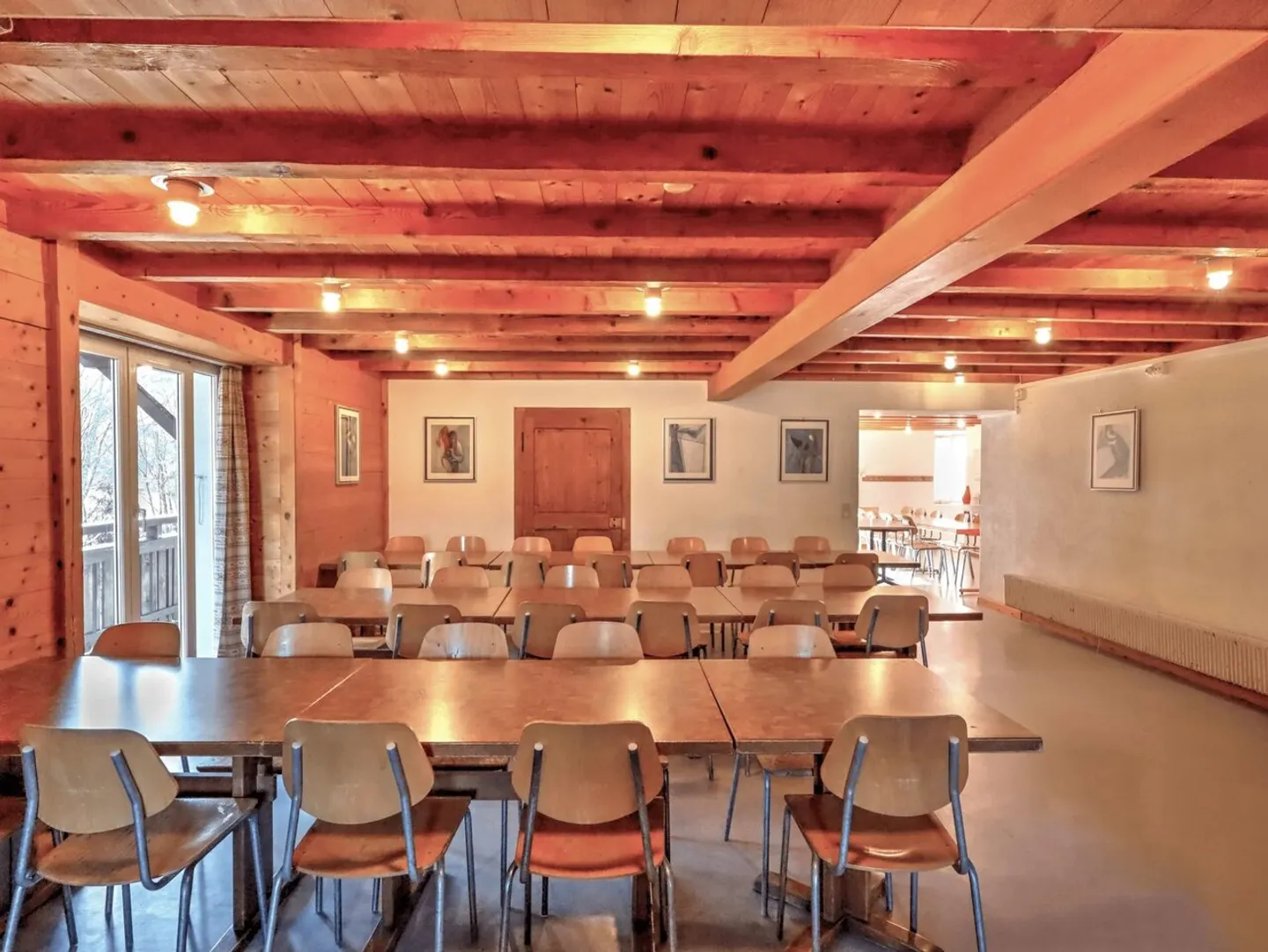 Holiday Chalet for Groups - High Yield - Photo 4 of 7