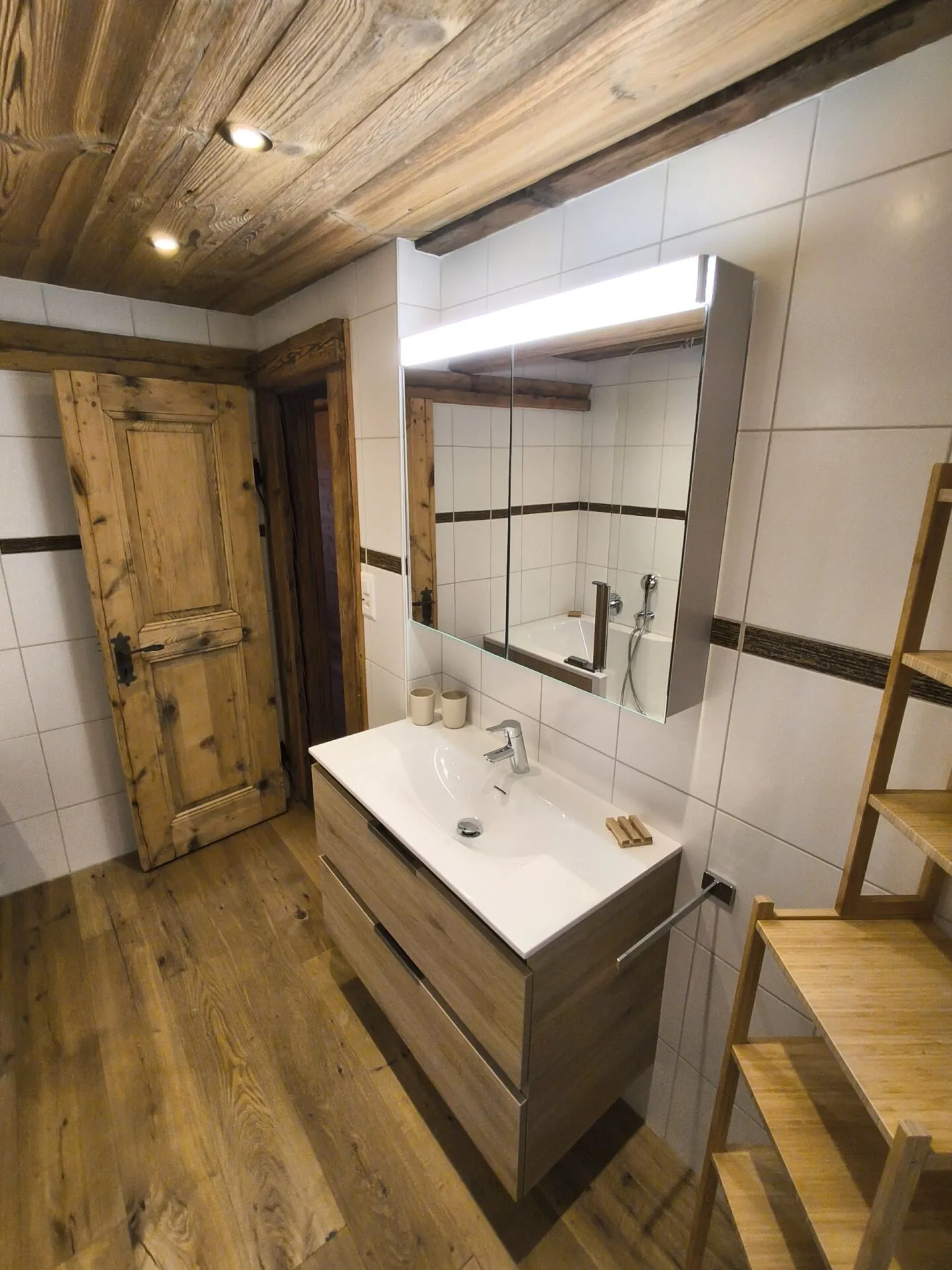 Magnificent property with independent Mazot and outdoor pool - Photo 13 of 19