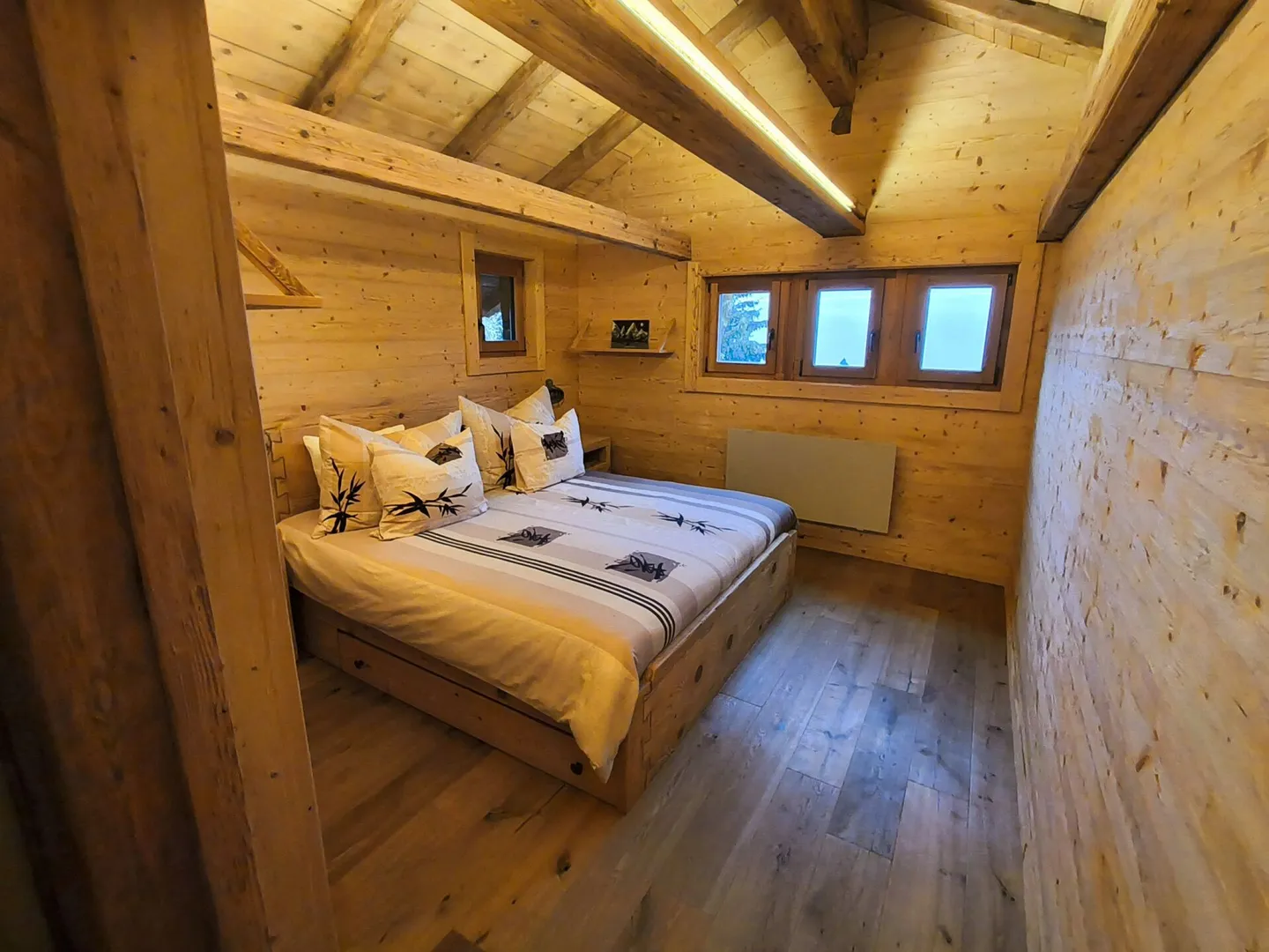 Magnificent property with independent Mazot and outdoor pool - Photo 9 of 19