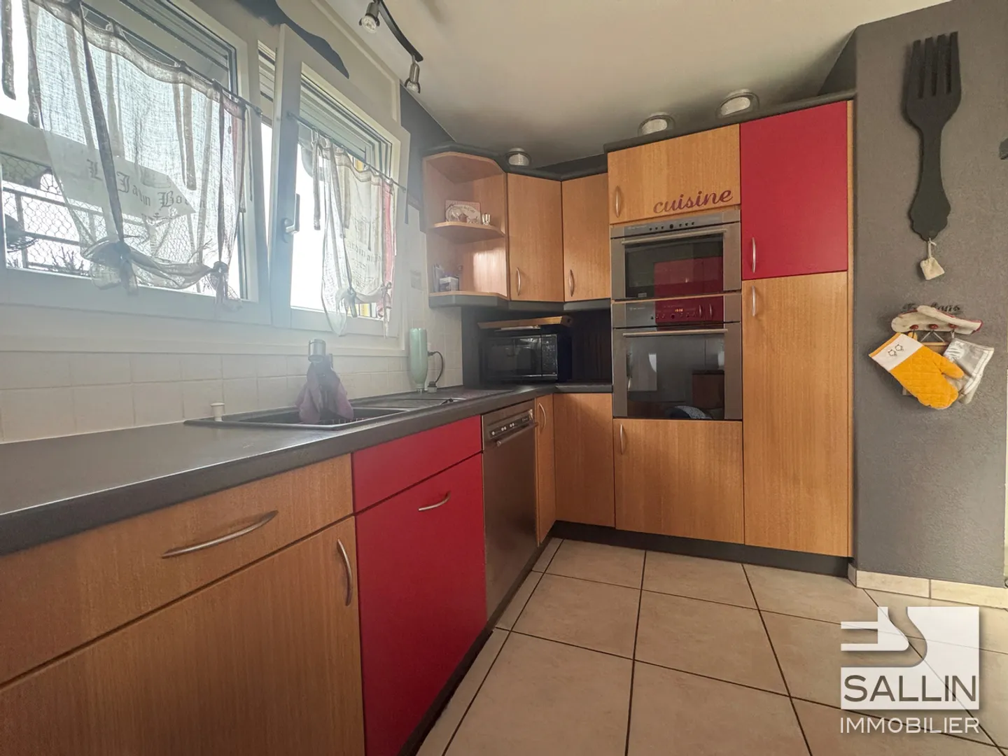 Maison Familiale Spacieuse en Impasse - Photo 4 sur 13