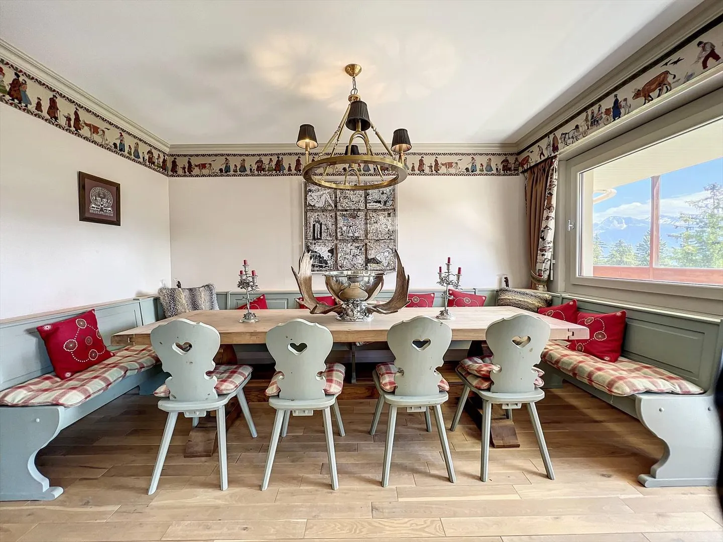 Bellissimo appartamento di 6 stanze all'ultimo piano - Foto 2 di 13