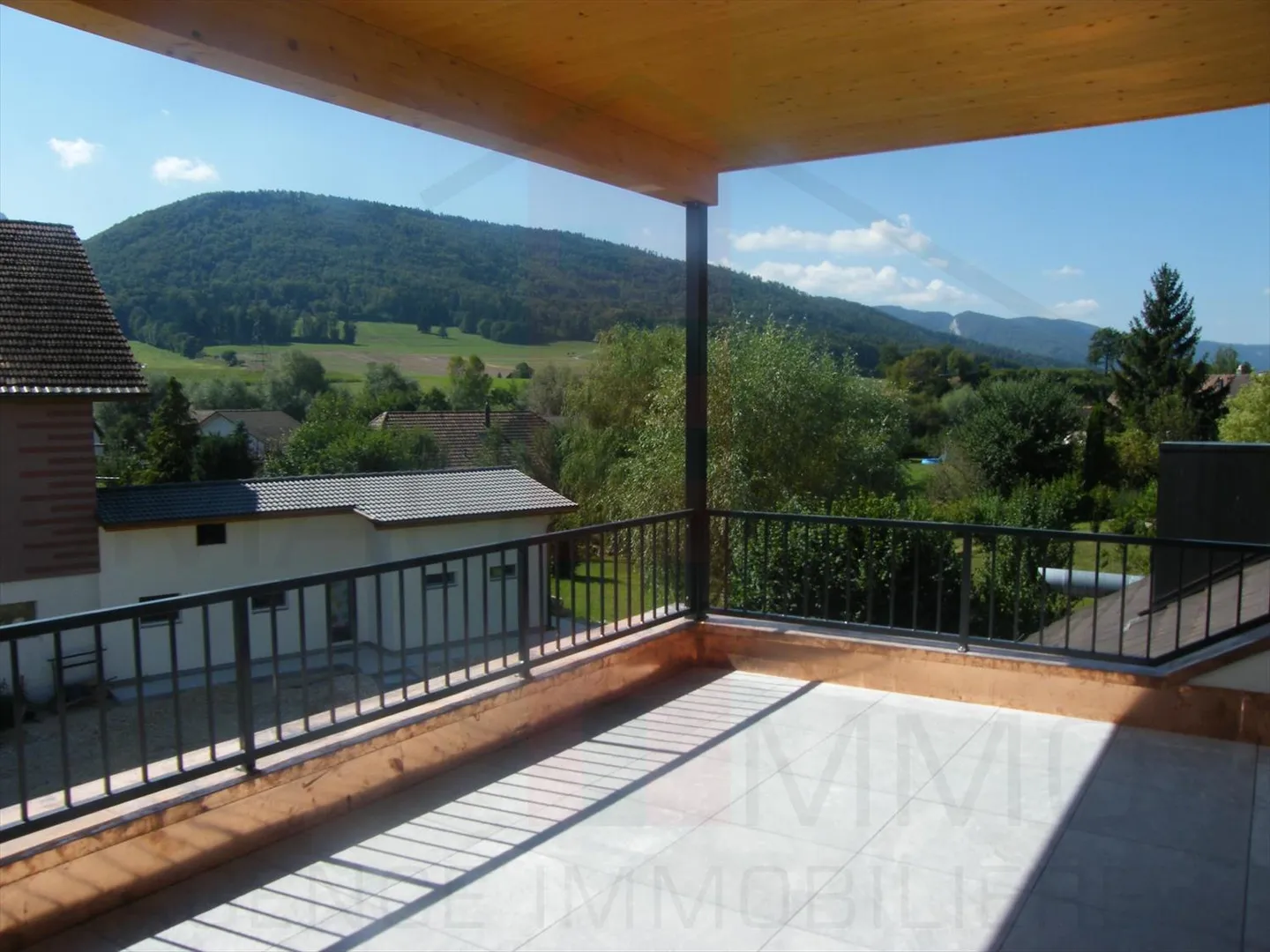 Edificio misto con 17 stanze - Foto 2 di 10