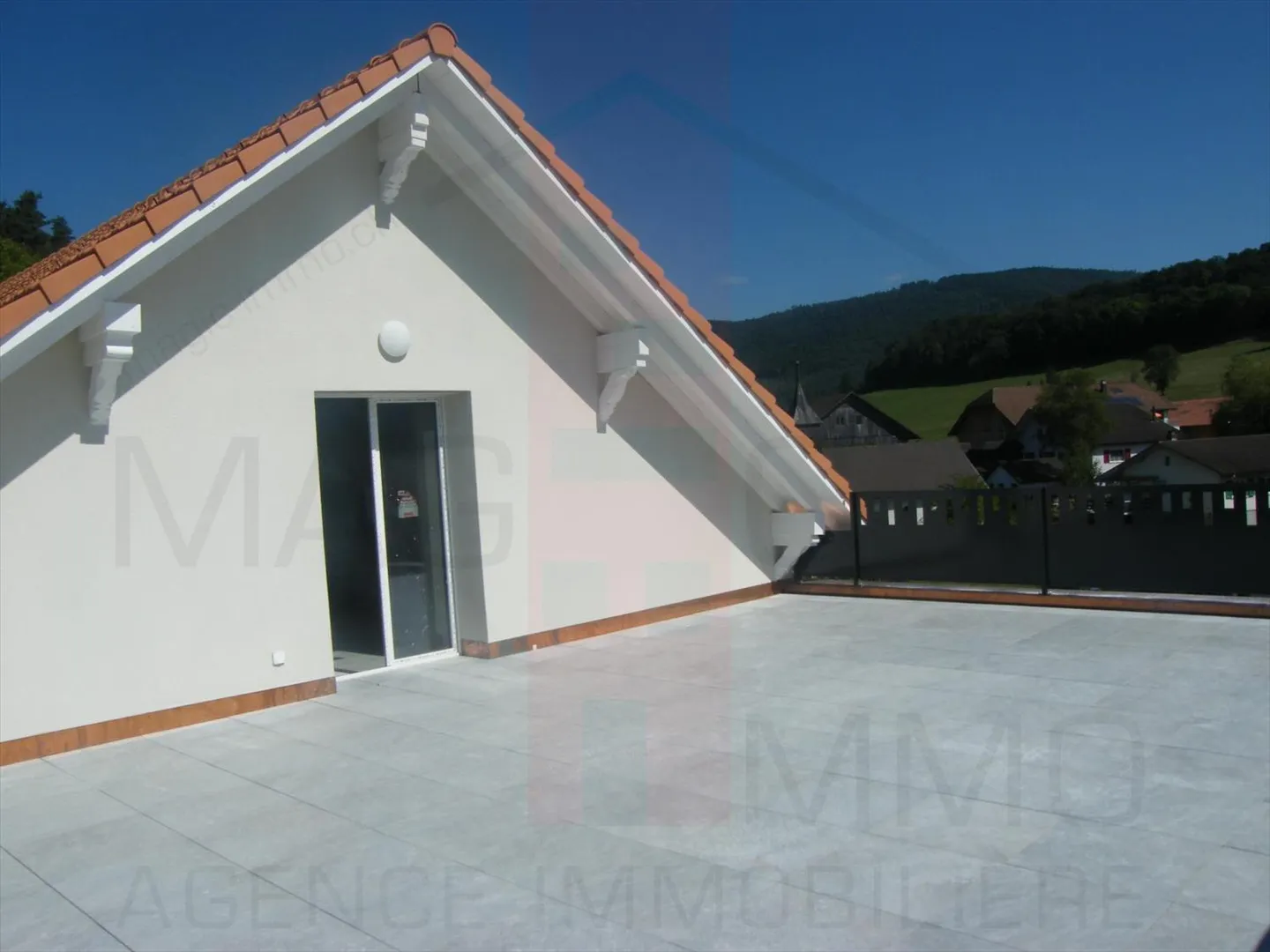 Edificio misto con 17 stanze - Foto 9 di 10