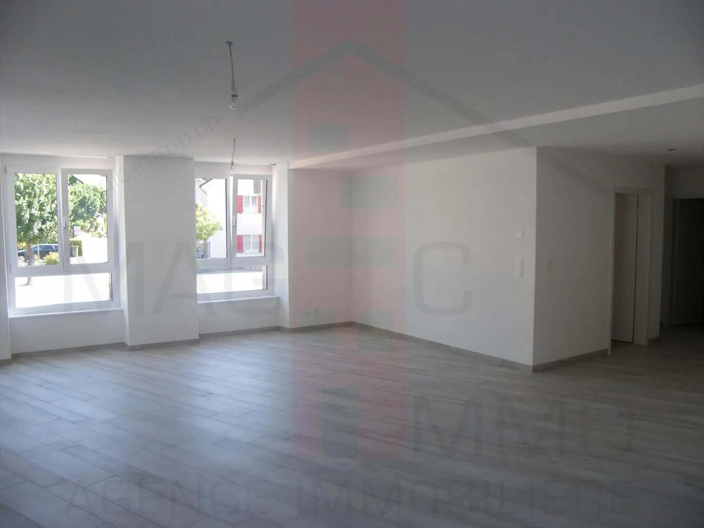 Edificio misto con 17 stanze - Foto 6 di 10