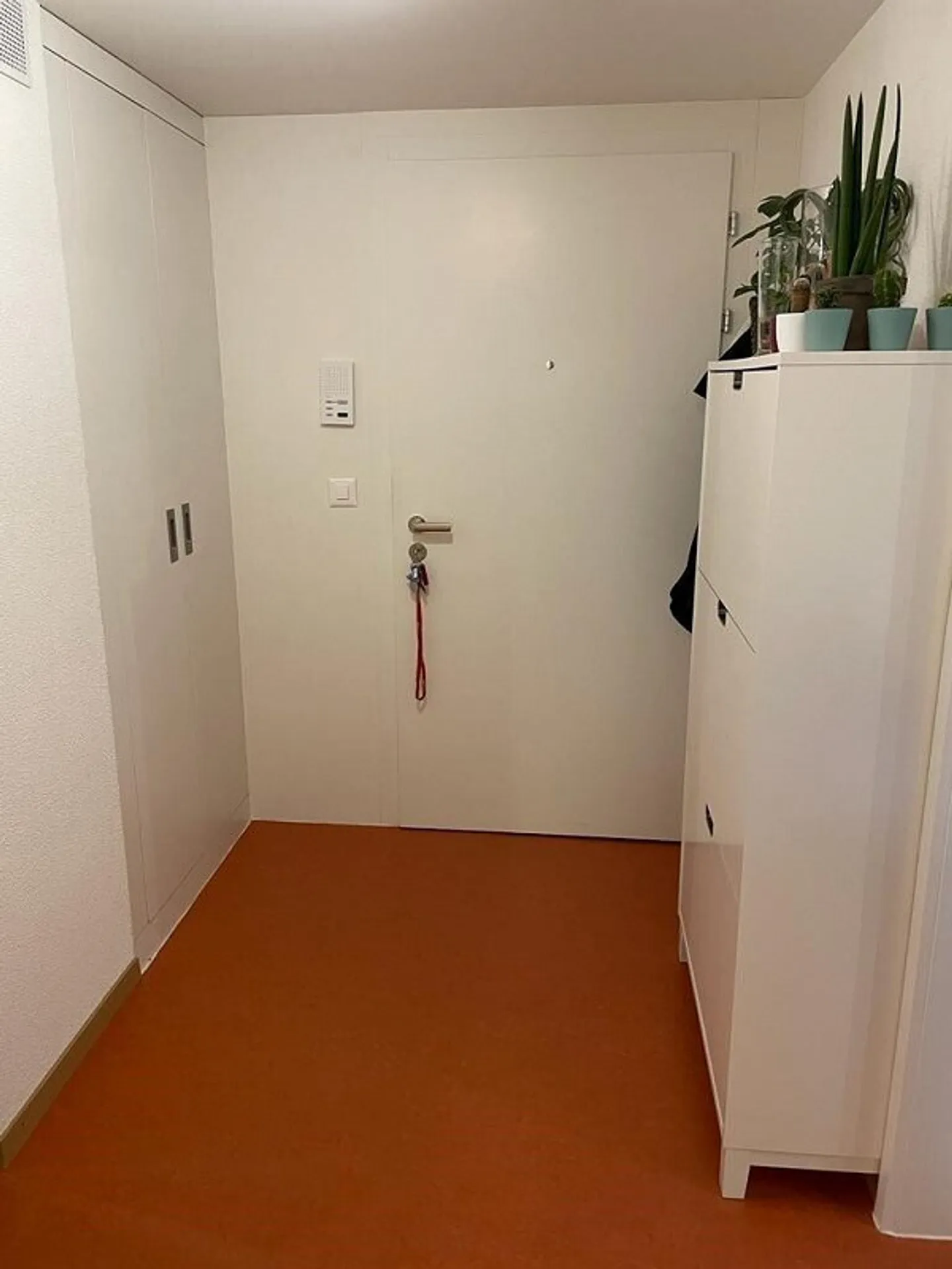 Modern and centrally located 3-room apartment for rent - Photo 3 of 7