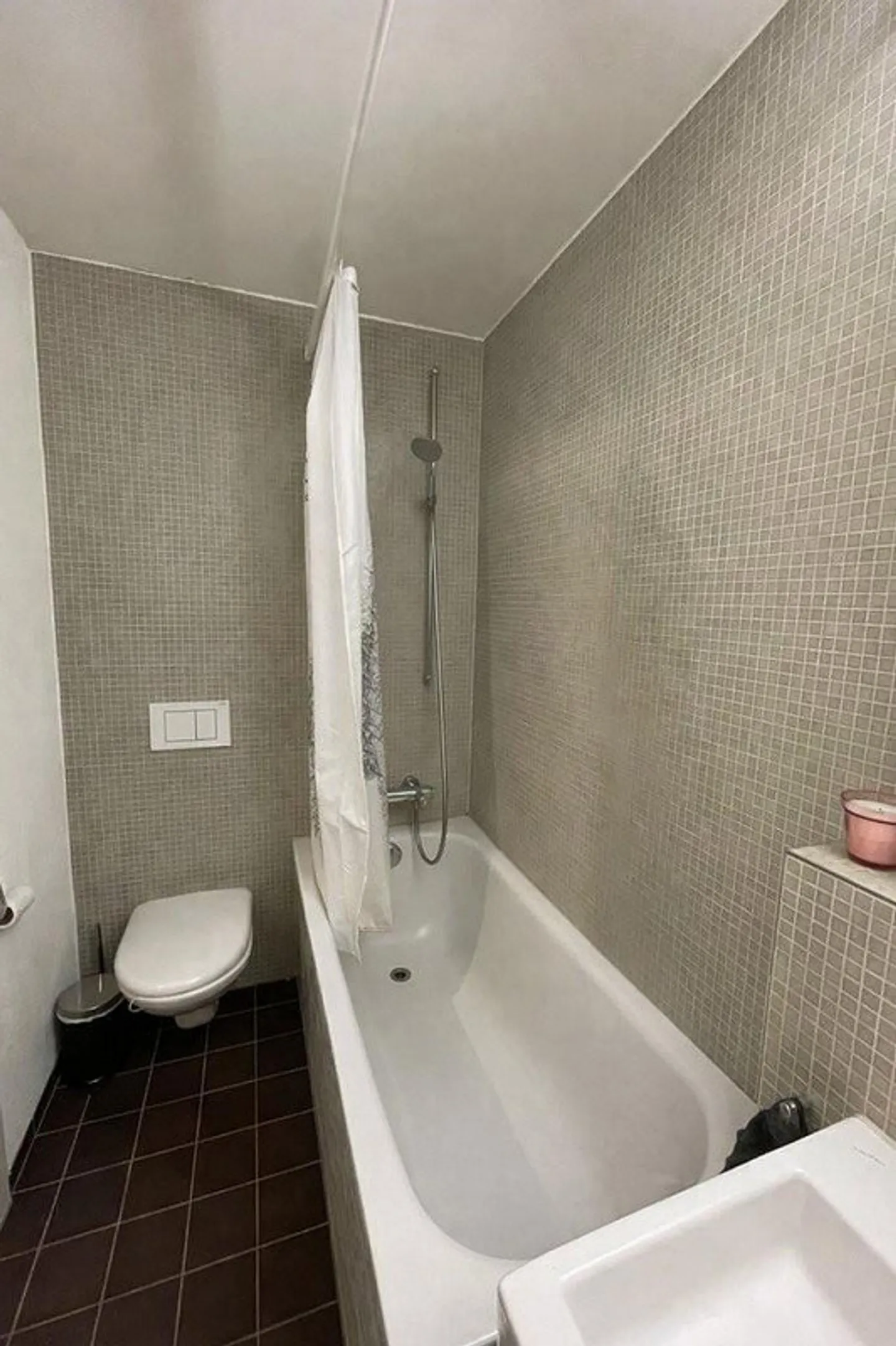 Modern and centrally located 3-room apartment for rent - Photo 5 of 7