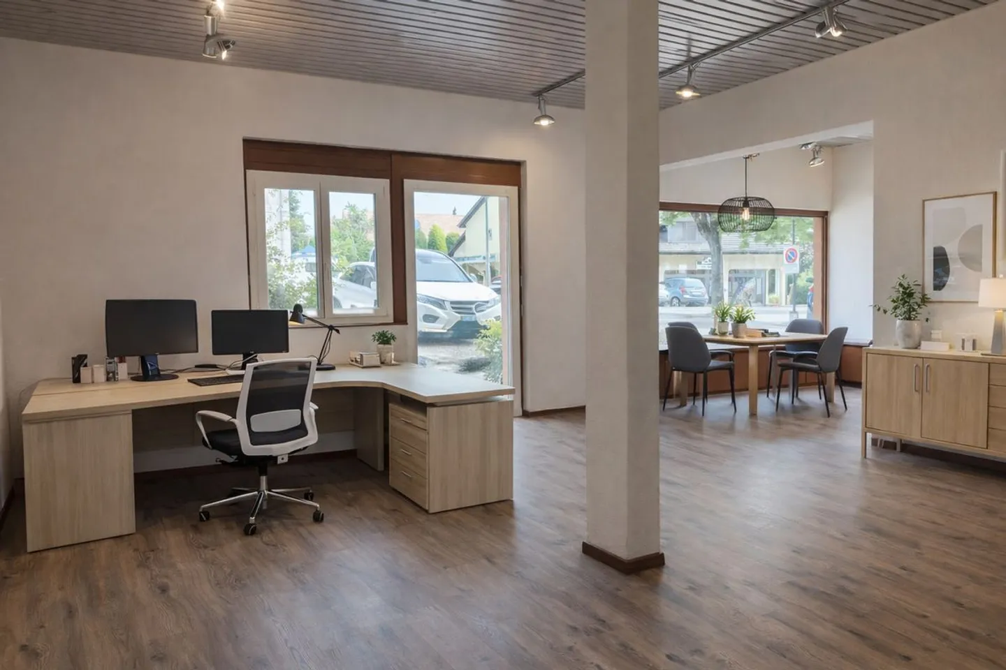 Versatile commercial space of 122m2 with basement and parking - Photo 1 of 13