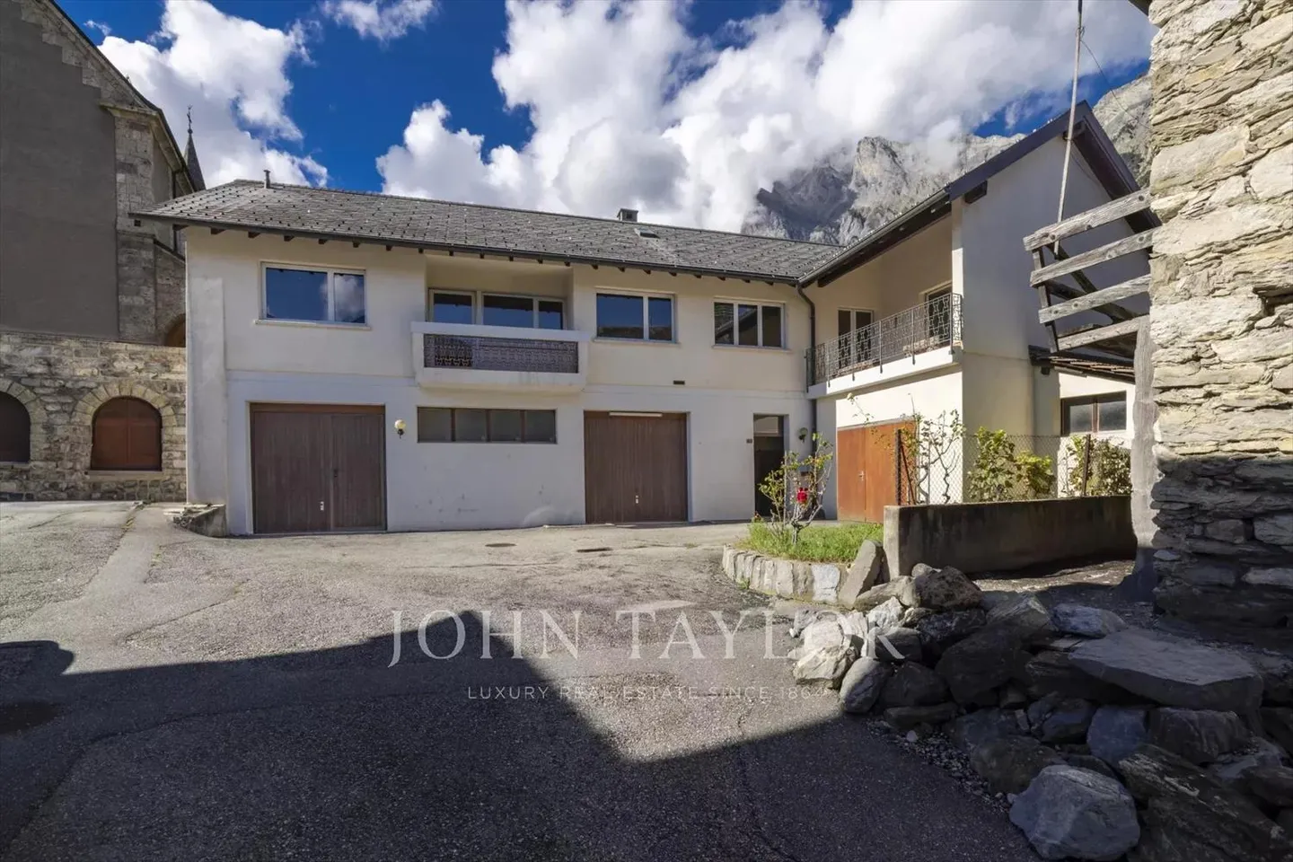 House in the village with wine cellar, to renovate, in the heart of Chamoson! - Photo 12 of 13