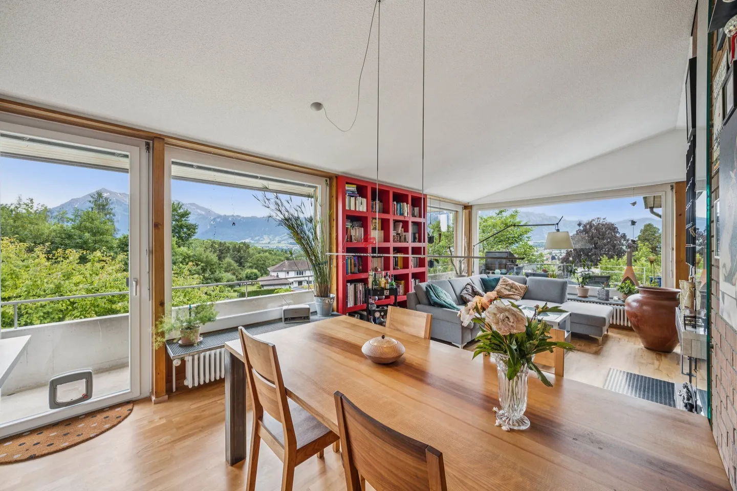 Living with plenty of light and a dream view - Photo 3 of 10