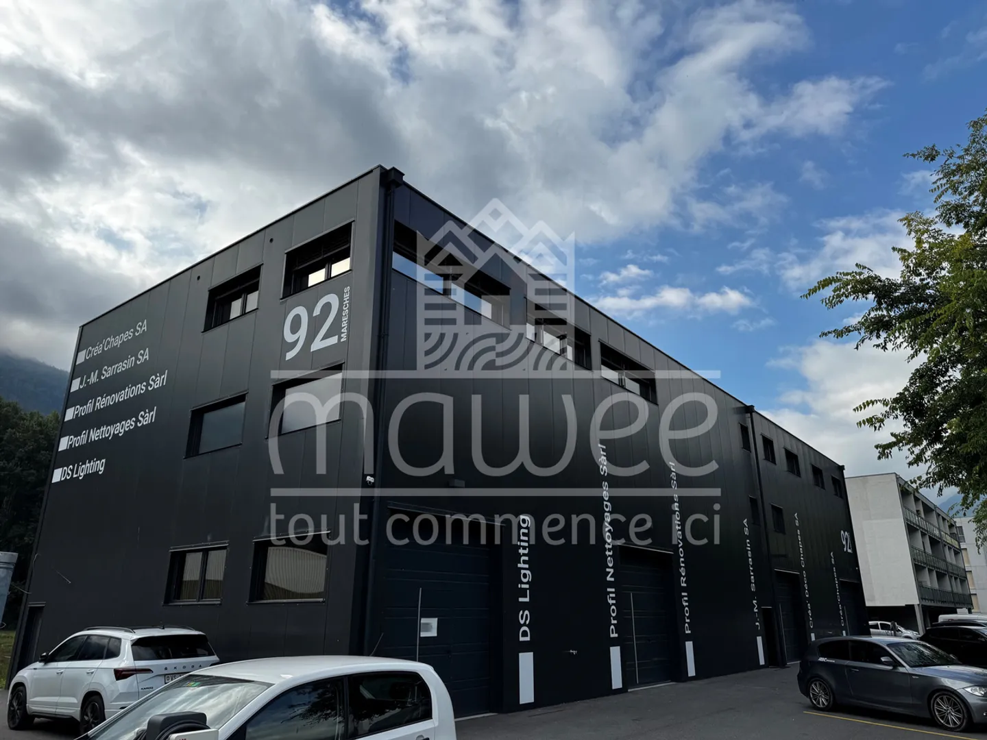 Box di 100 m² con posti auto inclusi - Foto 3 di 4