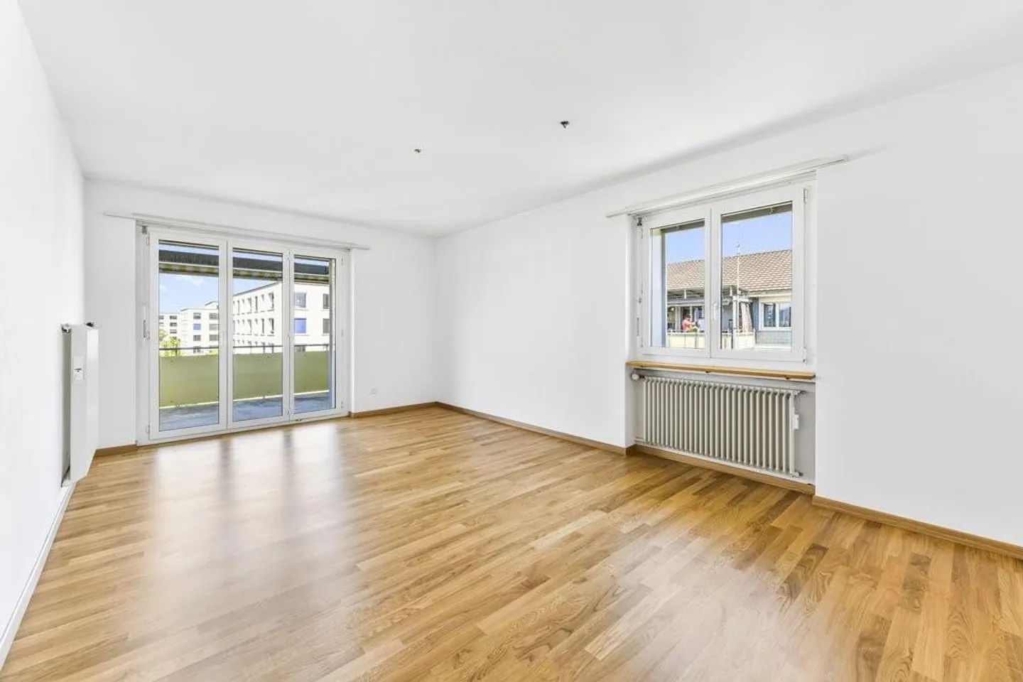 Convenientemente situato, tranquillo e soleggiato! - Foto 3 di 8