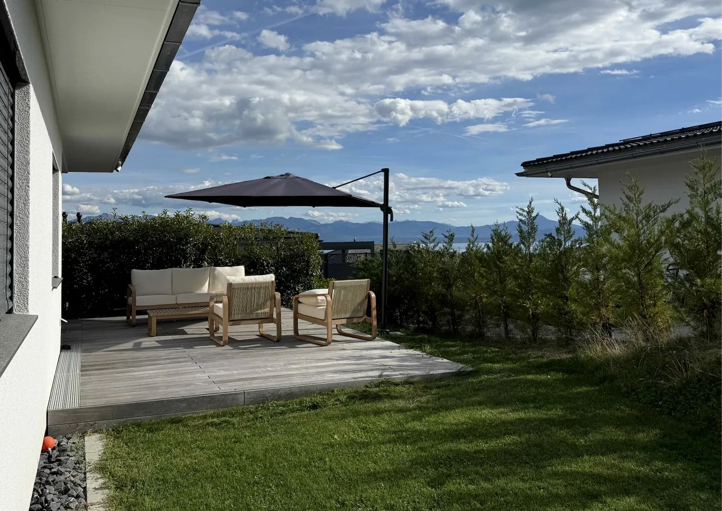 Villa moderne avec vue sur le lac - Photo 1 sur 4