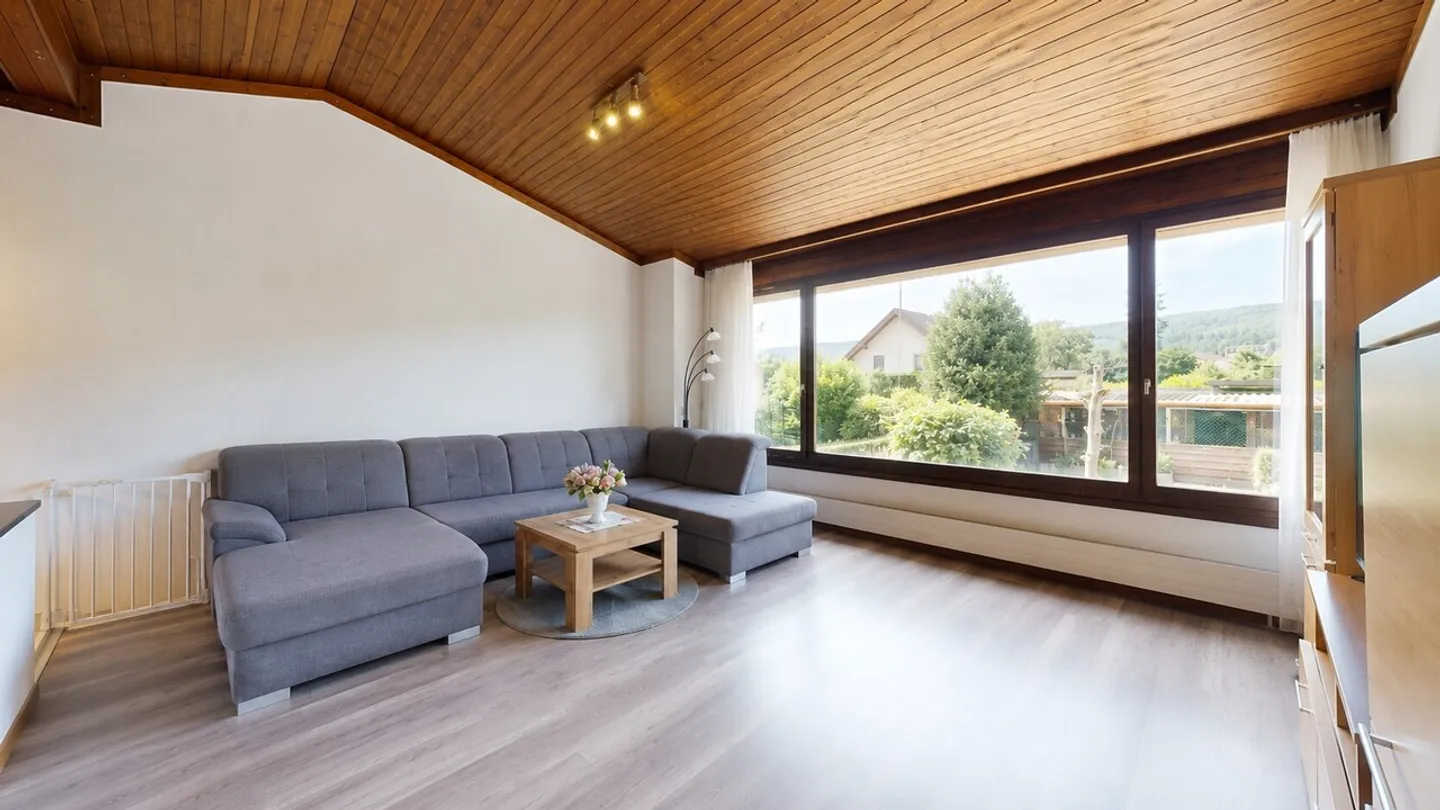 Maison individuelle de 4,5 pièces avec grand jardin - Photo 3 sur 17