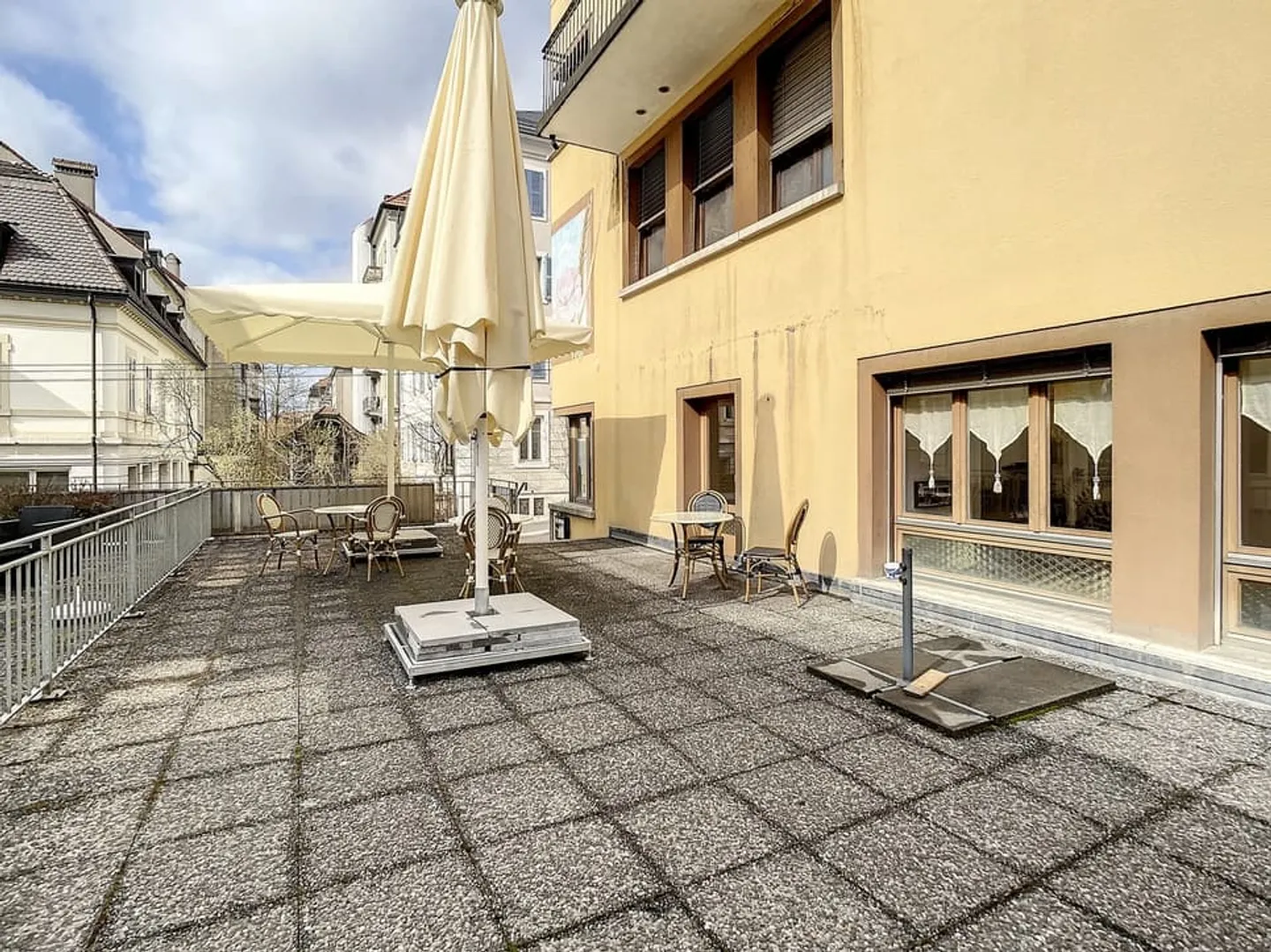 Edificio commerciale e residenziale - Foto 6 di 13