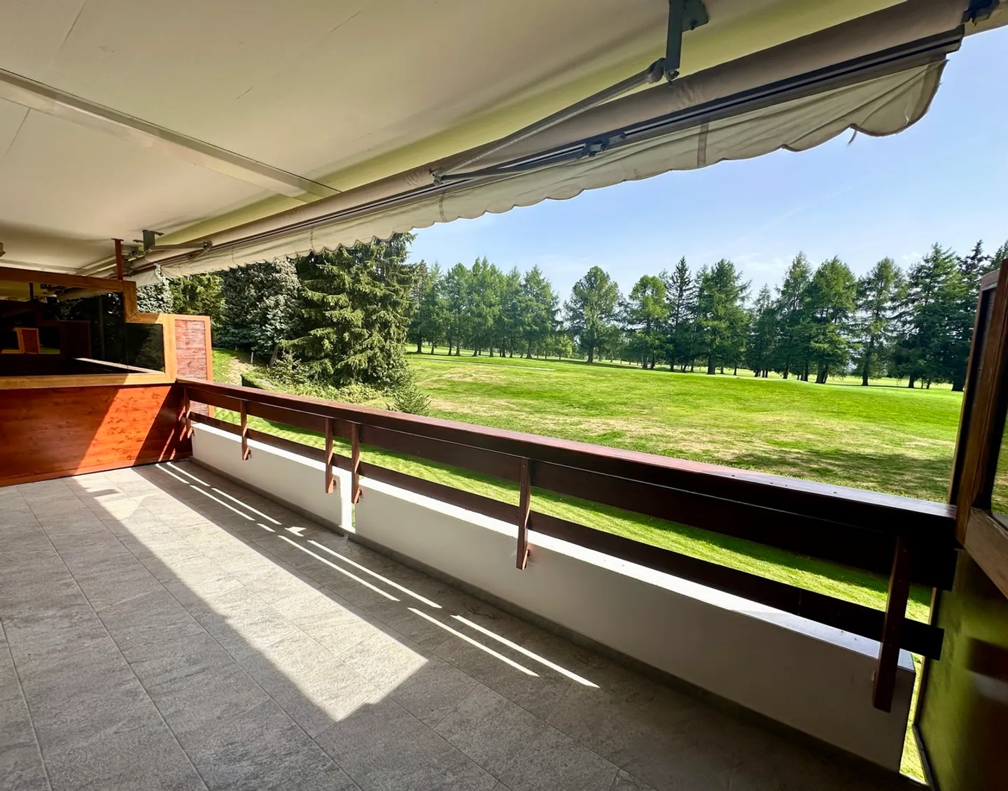 Wunderschöne 3,5-Zimmer-Wohnung auf dem Golfplatz - Foto 10 von 11