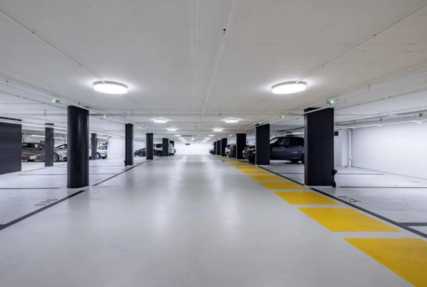 Posto auto libero, garage sotterranea - Foto 1 di 2