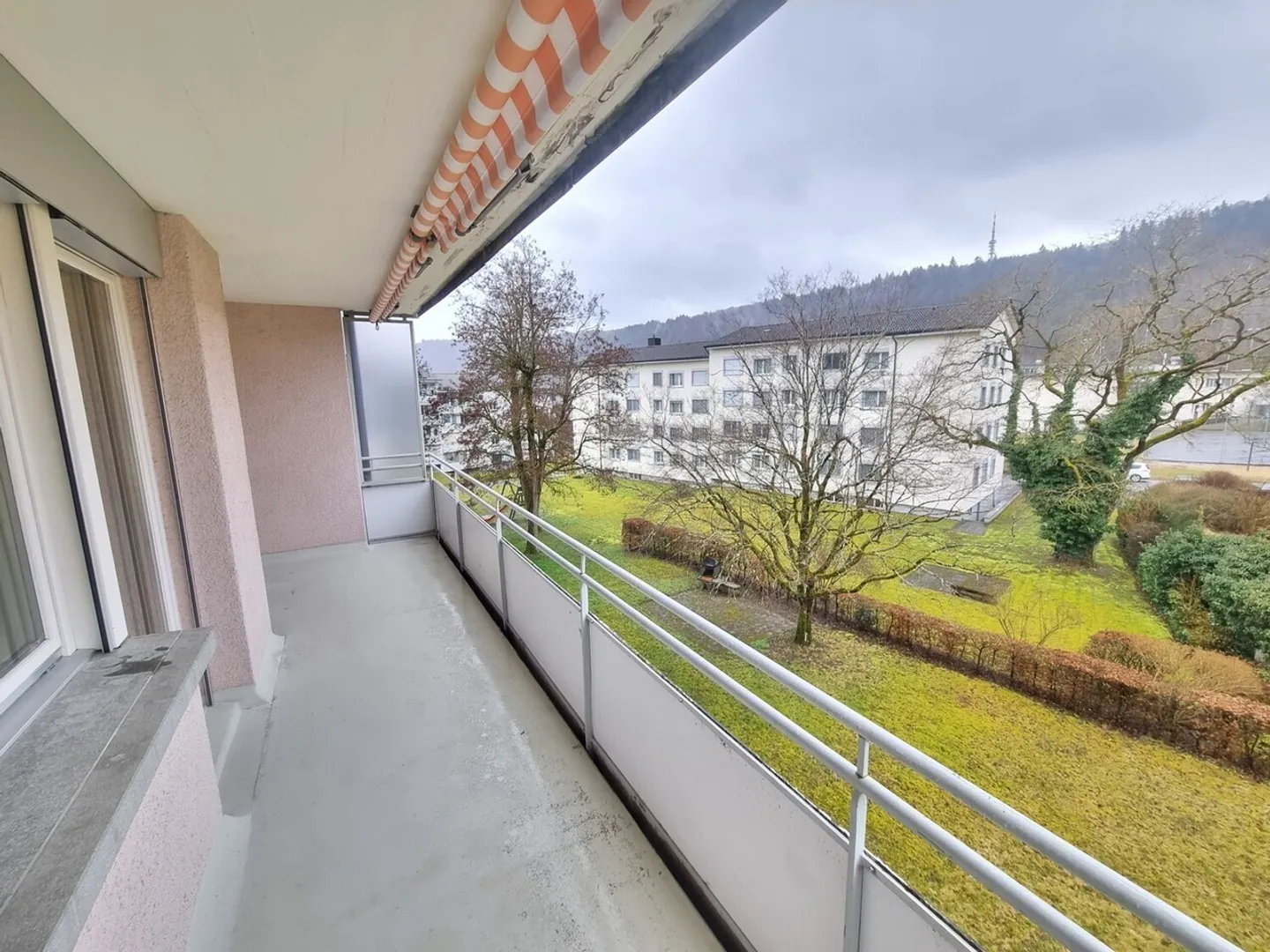 Geräumige Wohnung in ruhiger Lage - Foto 2 von 13