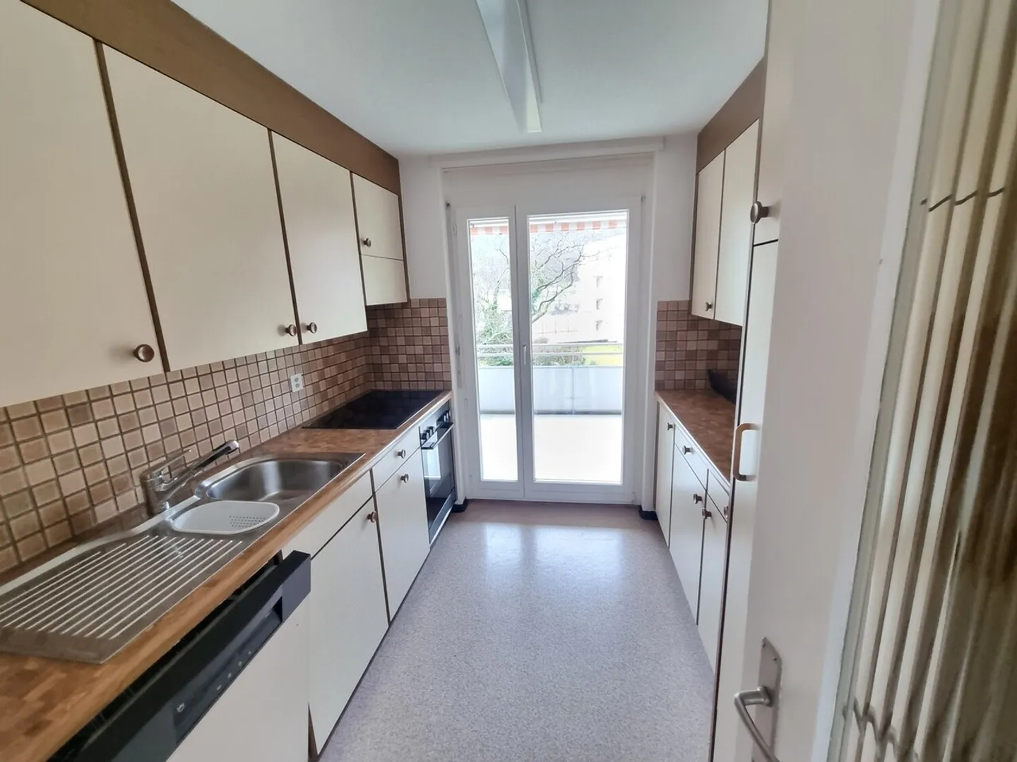 Geräumige Wohnung in ruhiger Lage - Foto 10 von 13