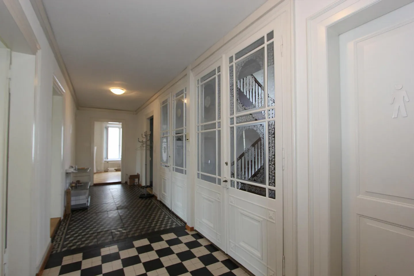 Charmantes Büro (ca. 20 m²) in repräsentativer Villa in Uster - Foto 4 von 8