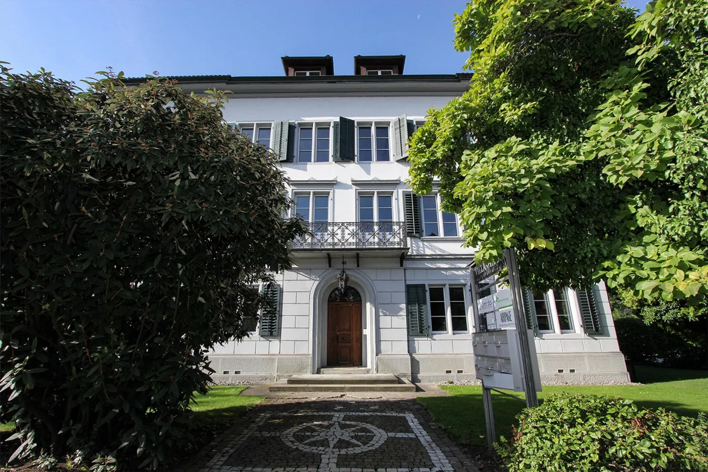 Charmantes Büro (ca. 20 m²) in repräsentativer Villa in Uster - Foto 7 von 8