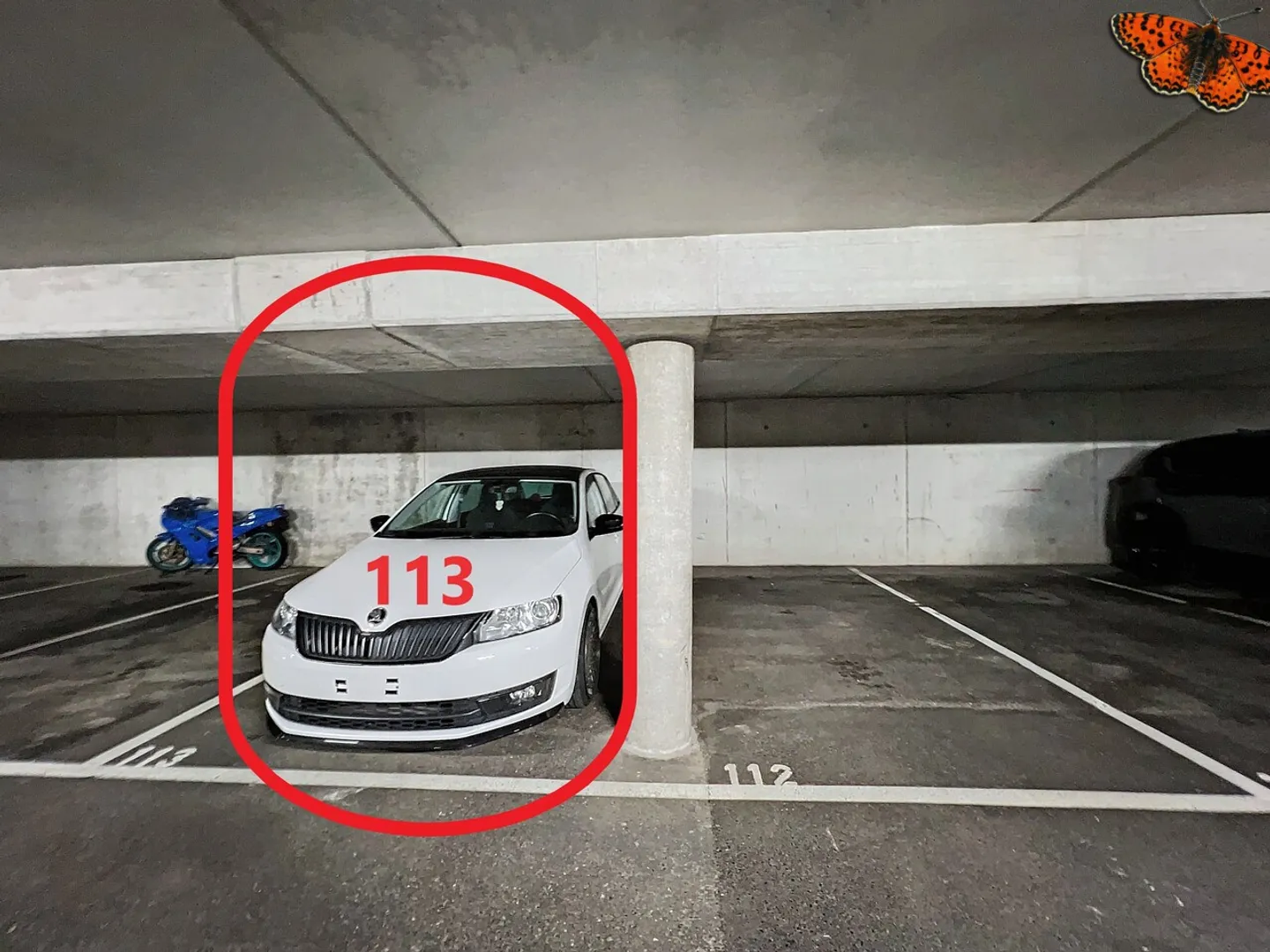 BELFAUX - Place de parc voiture intérieure - Photo 3 sur 5