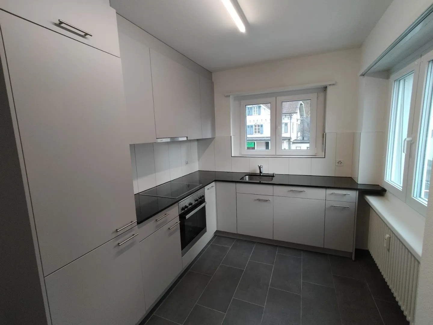 Ottimo appartamento ristrutturato con 3 camere a Münchenstein! - Foto 1 di 6