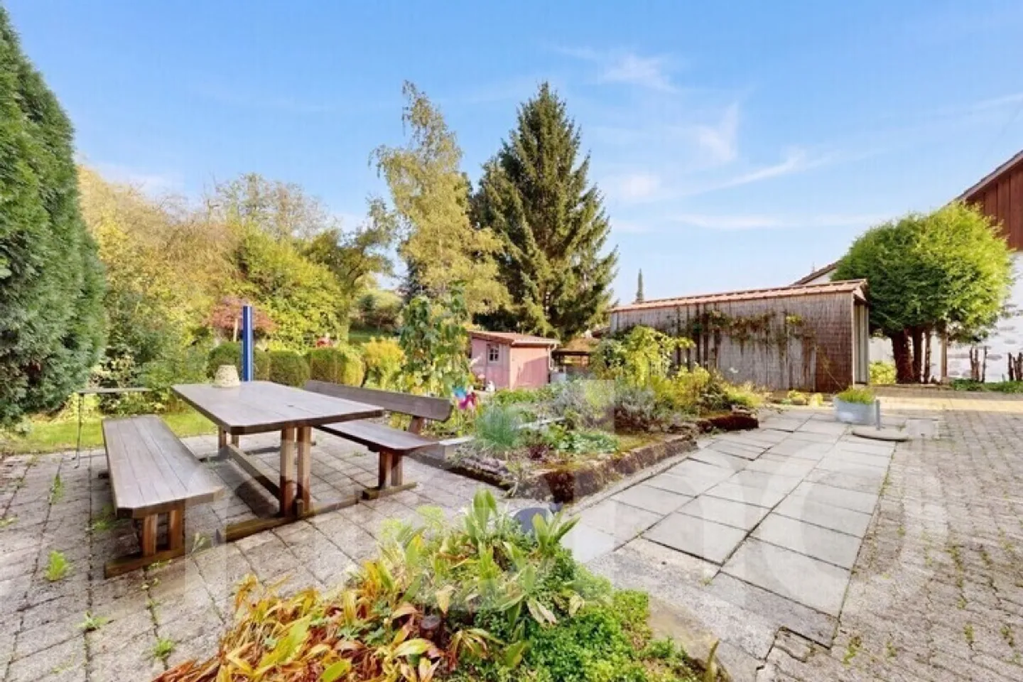 Casa Familiare Atipica Ristrutturata con Giardino e Garage Indipendente - Foto 9 di 12