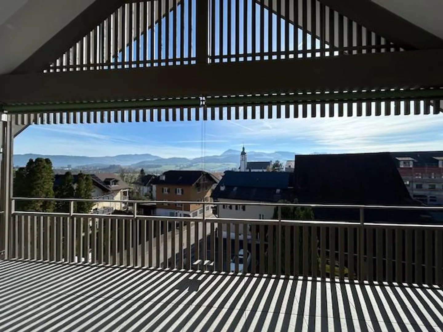 Geräumige Attikawohnung - Foto 4 von 9