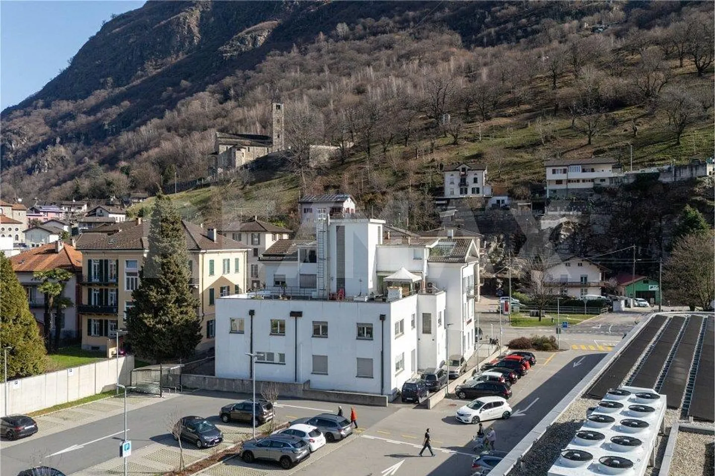 Bâtiment commercial et résidentiel avec revenu stable - Photo 5 sur 13