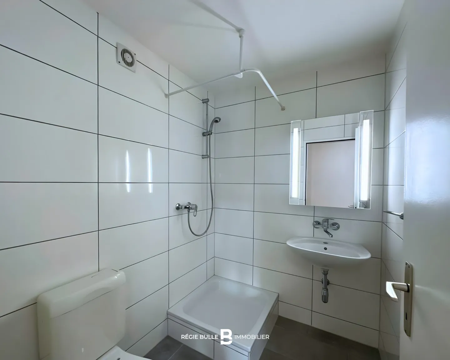 Appartement spacieux à Villars - Photo 2 sur 7