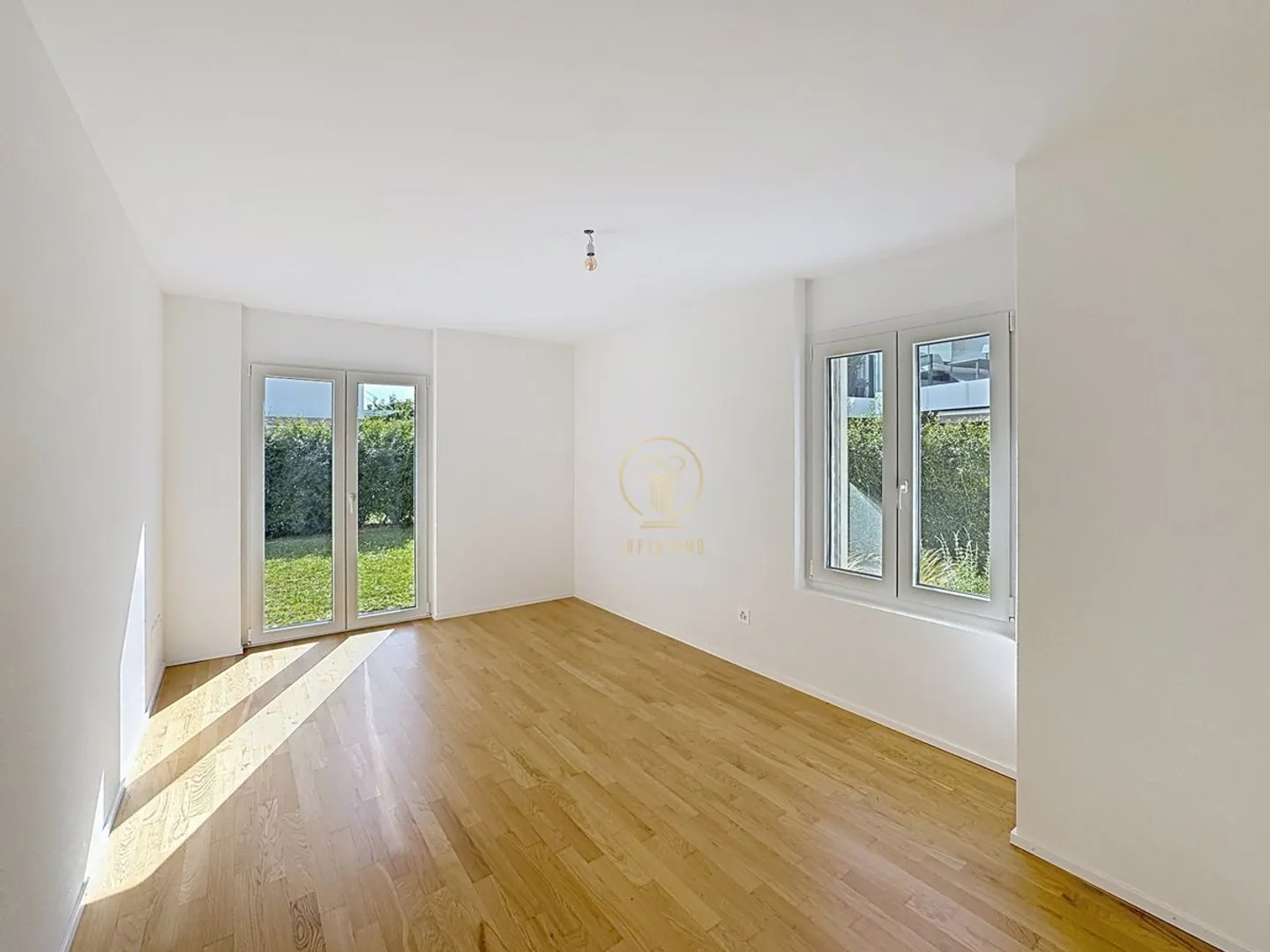 Modern Apartment with Terrace View - Photo 6 of 11