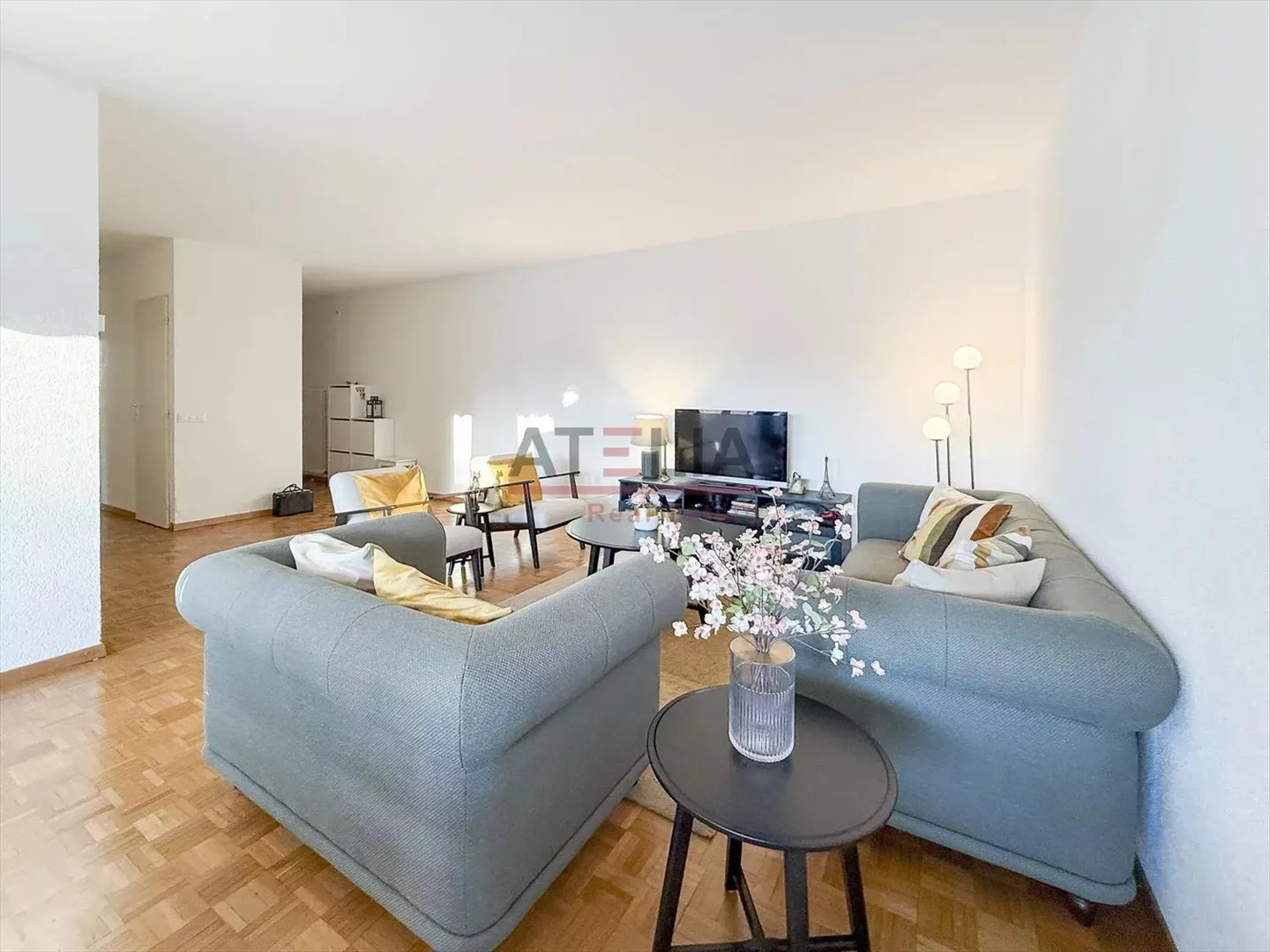 5-room apartment - Photo 2 of 2