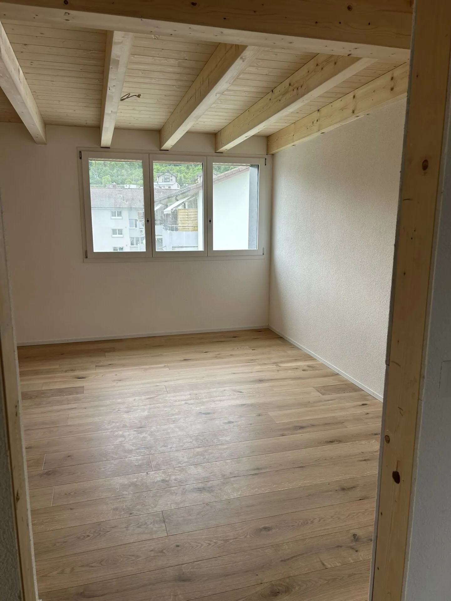 Appartamento nuovo 2.5 locali, in una posizione tranquilla sotto il tetto sud - Foto 7 di 11