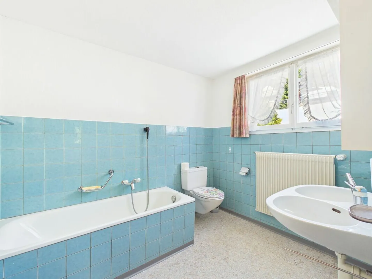 Charming Family Home in Mümliswil - Photo 9 of 15