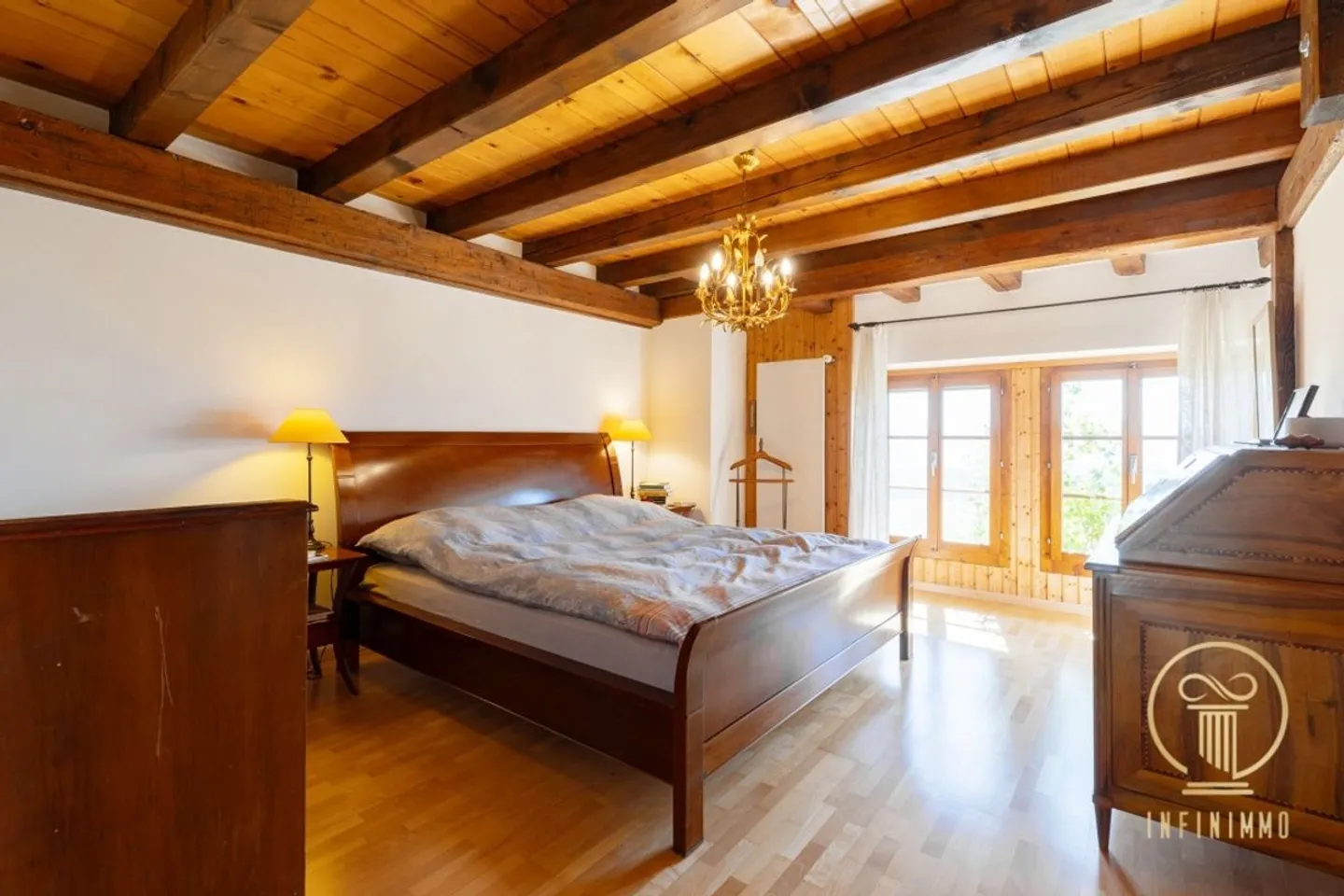 RANCES - belle ferme entièrement rénovée avec 10 chambres et terrain de jardin - Photo 10 sur 13
