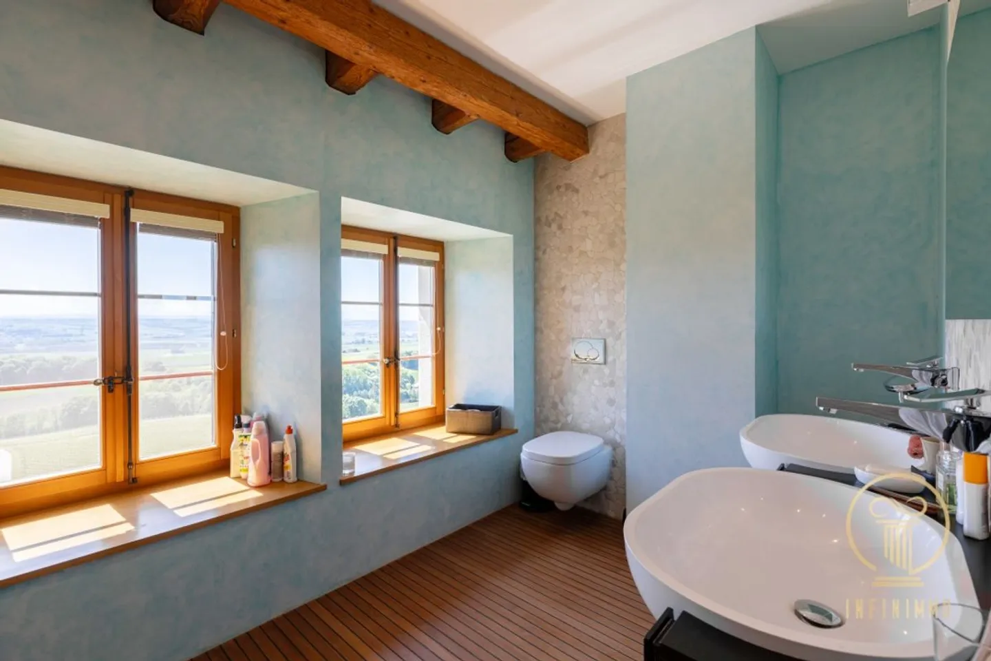 RANCES - belle ferme entièrement rénovée avec 10 chambres et terrain de jardin - Photo 11 sur 13