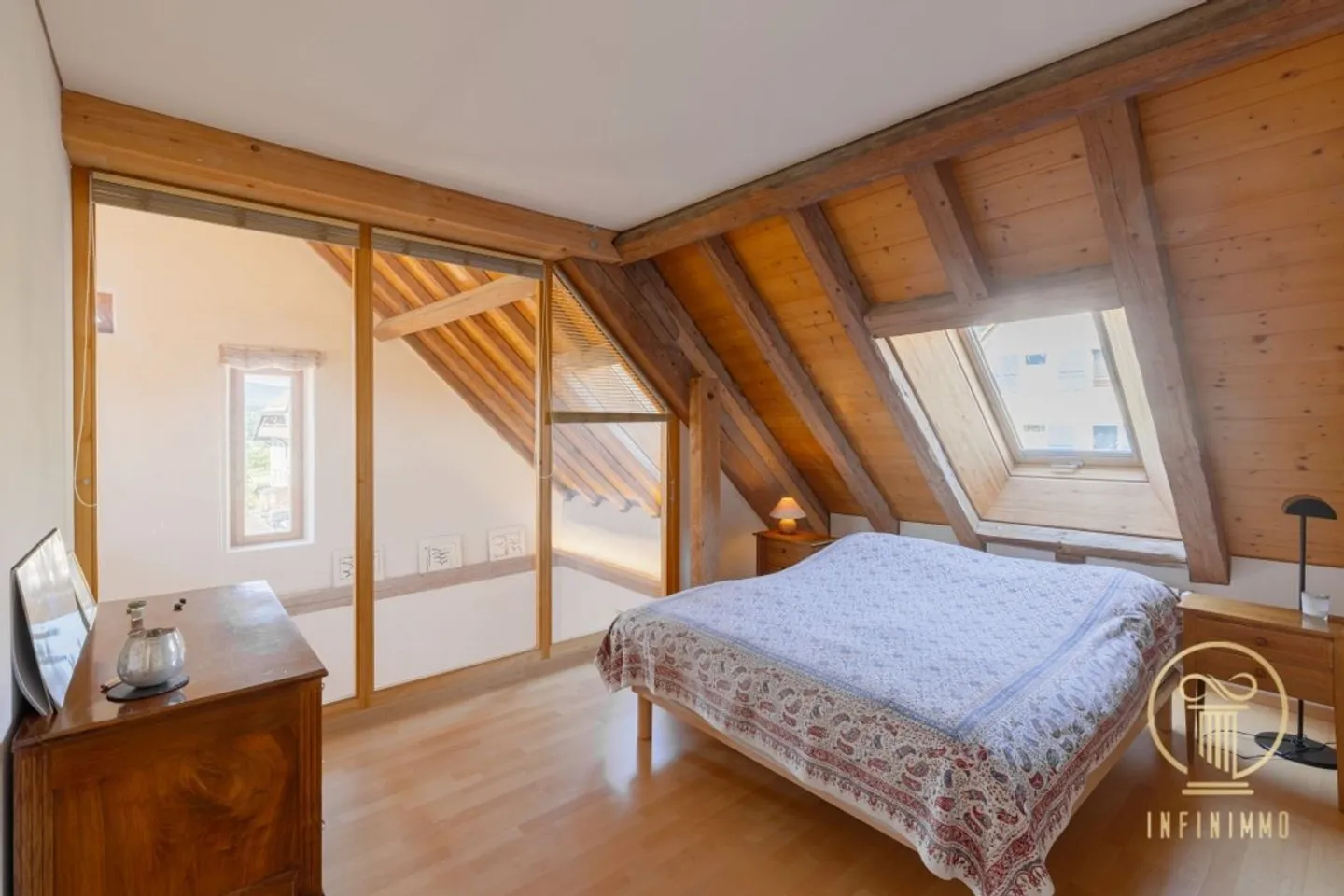 RANCES - belle ferme entièrement rénovée avec 10 chambres et terrain de jardin - Photo 12 sur 13