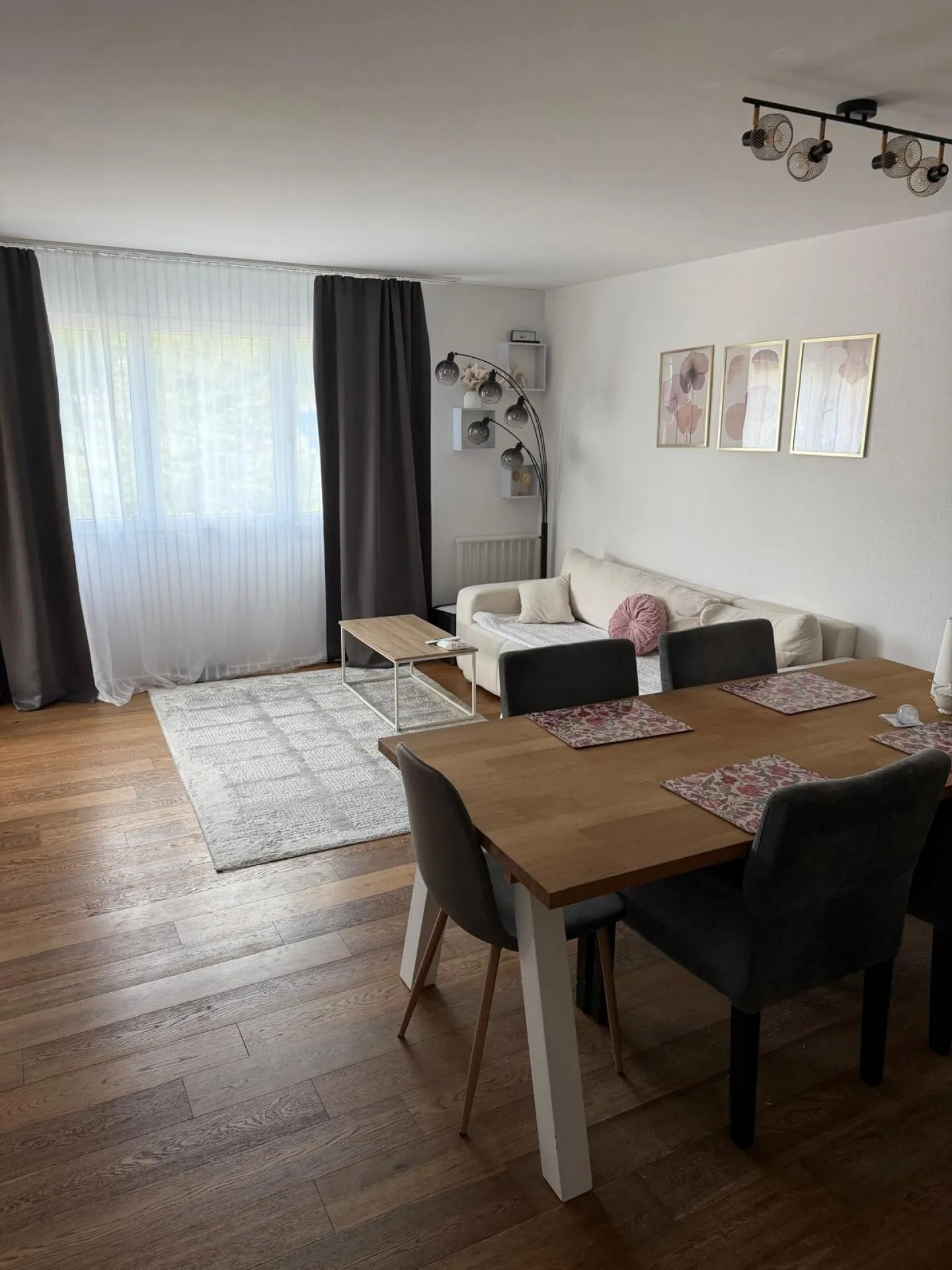 Charming, bright 3-room apartment in a central location! - Photo 6 of 8