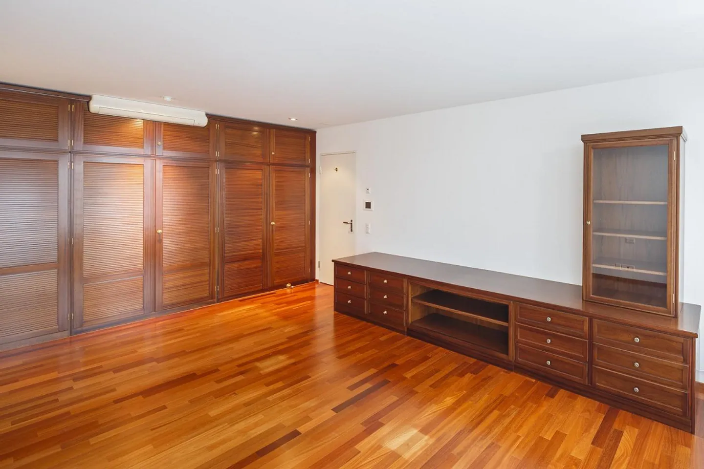 Appartement luxueux avec grande terrasse - Photo 5 sur 9