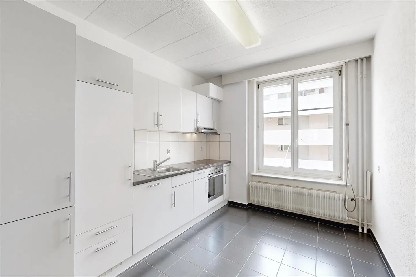Apartment for rent - Photo 2 of 7