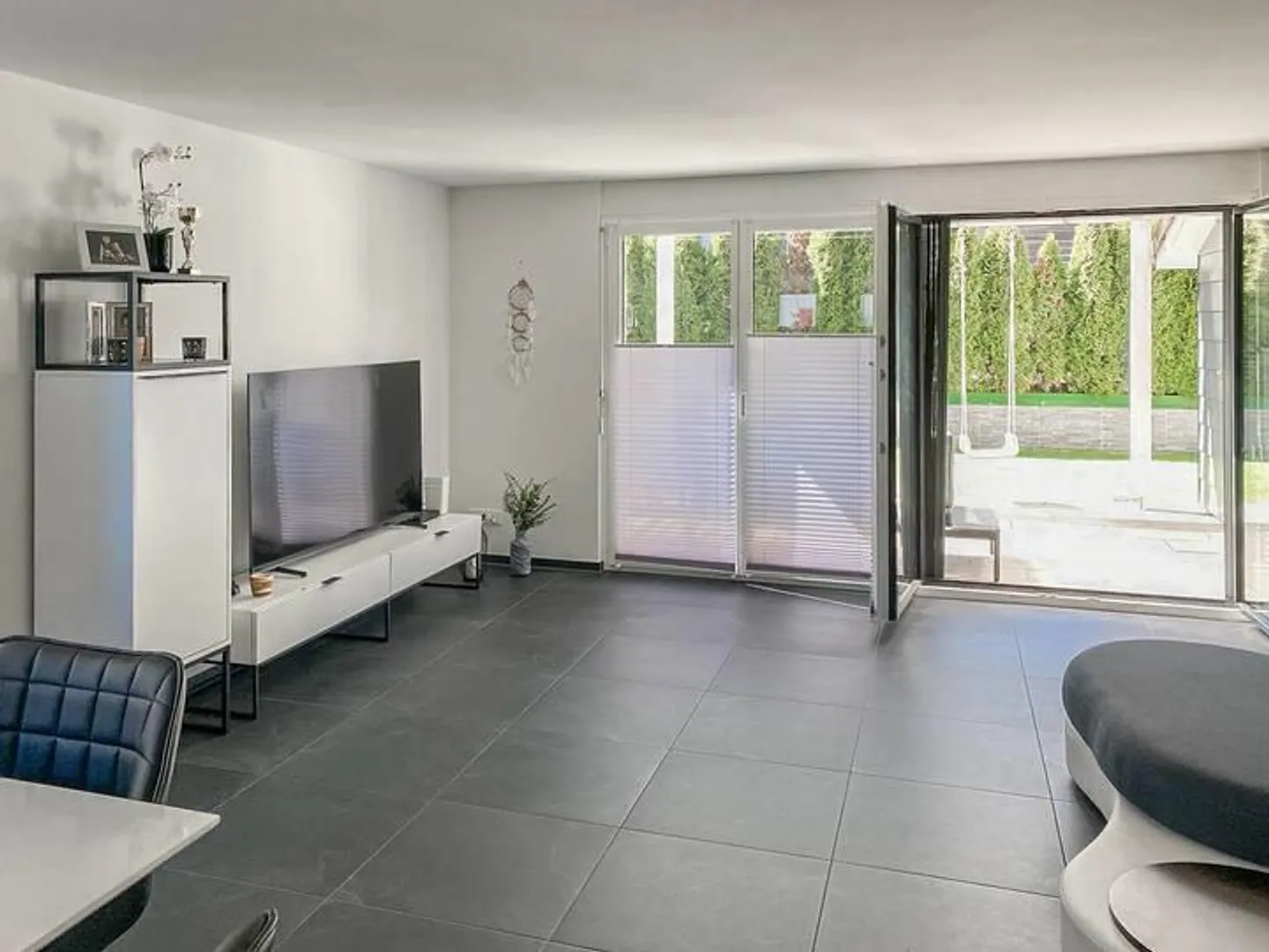 A LOT OF STYLE & SPACE - MODERN CORNER HOUSE - Photo 5 of 9