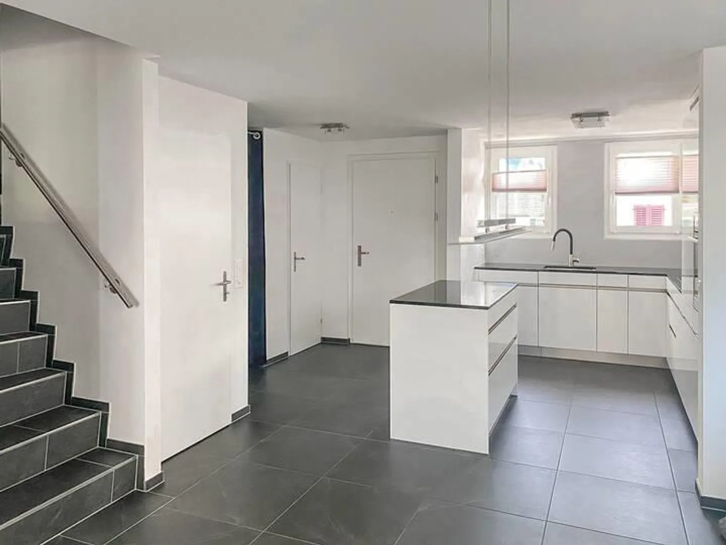 A LOT OF STYLE & SPACE - MODERN CORNER HOUSE - Photo 8 of 9