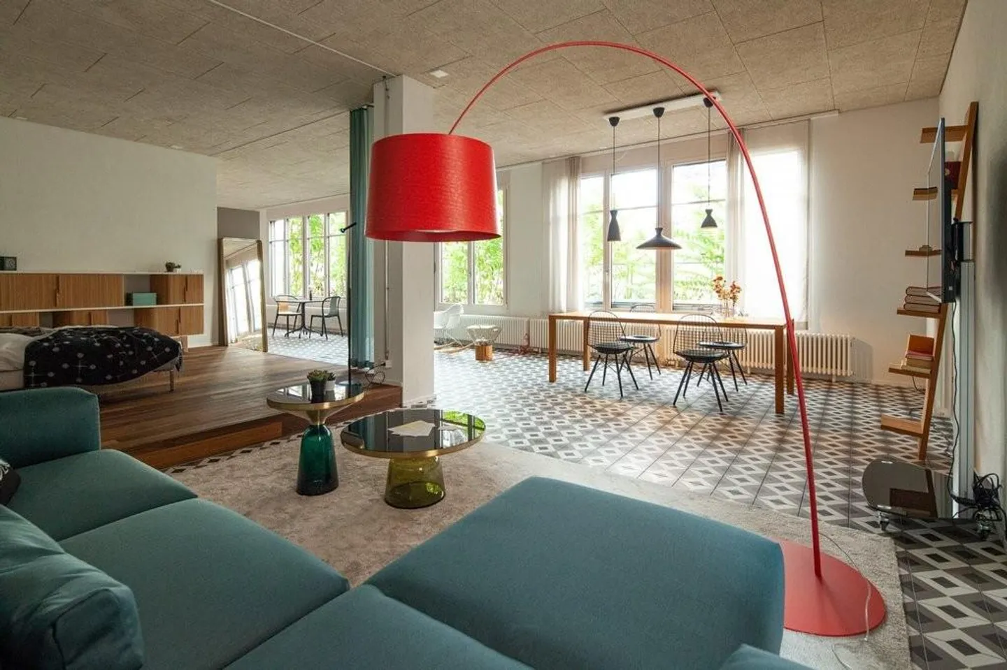 Appartamento Loft soleggiato con patio privato - Foto 6 di 8