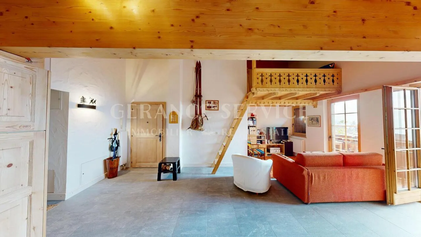 Charming Apartment in Village Center - Photo 6 of 11