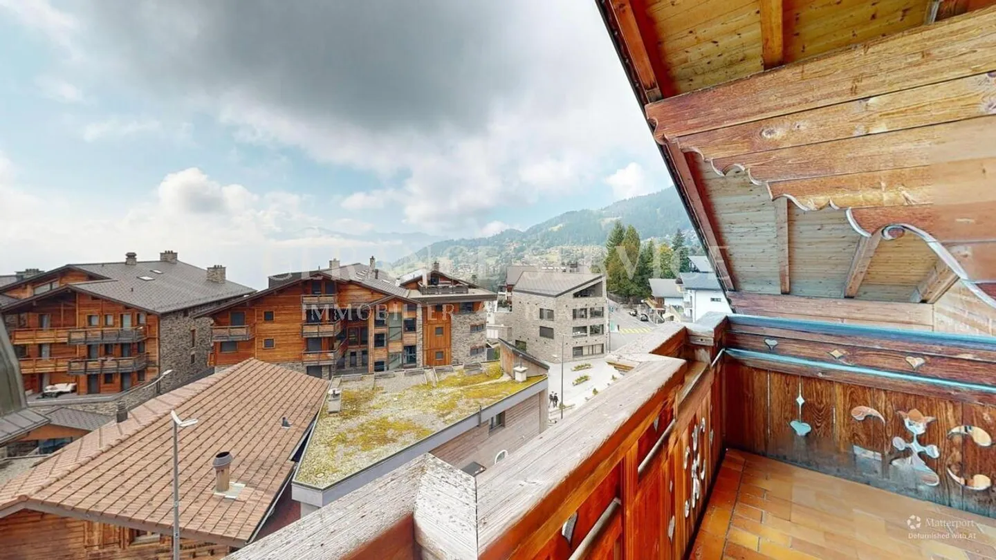 Charming Apartment in Village Center - Photo 7 of 11